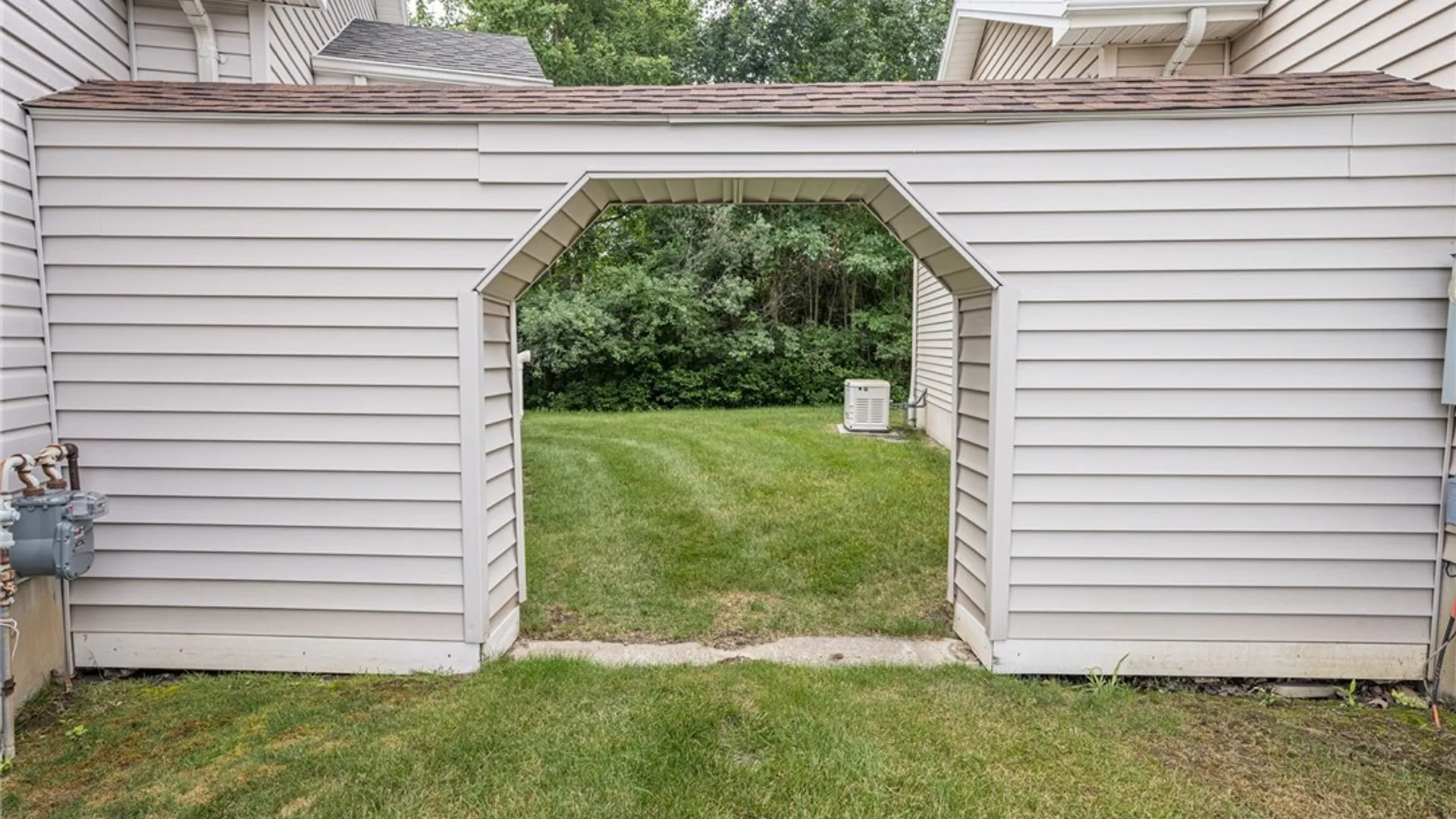 Property at 5 Alexander Parkway, Pendleton, NY 14120 42