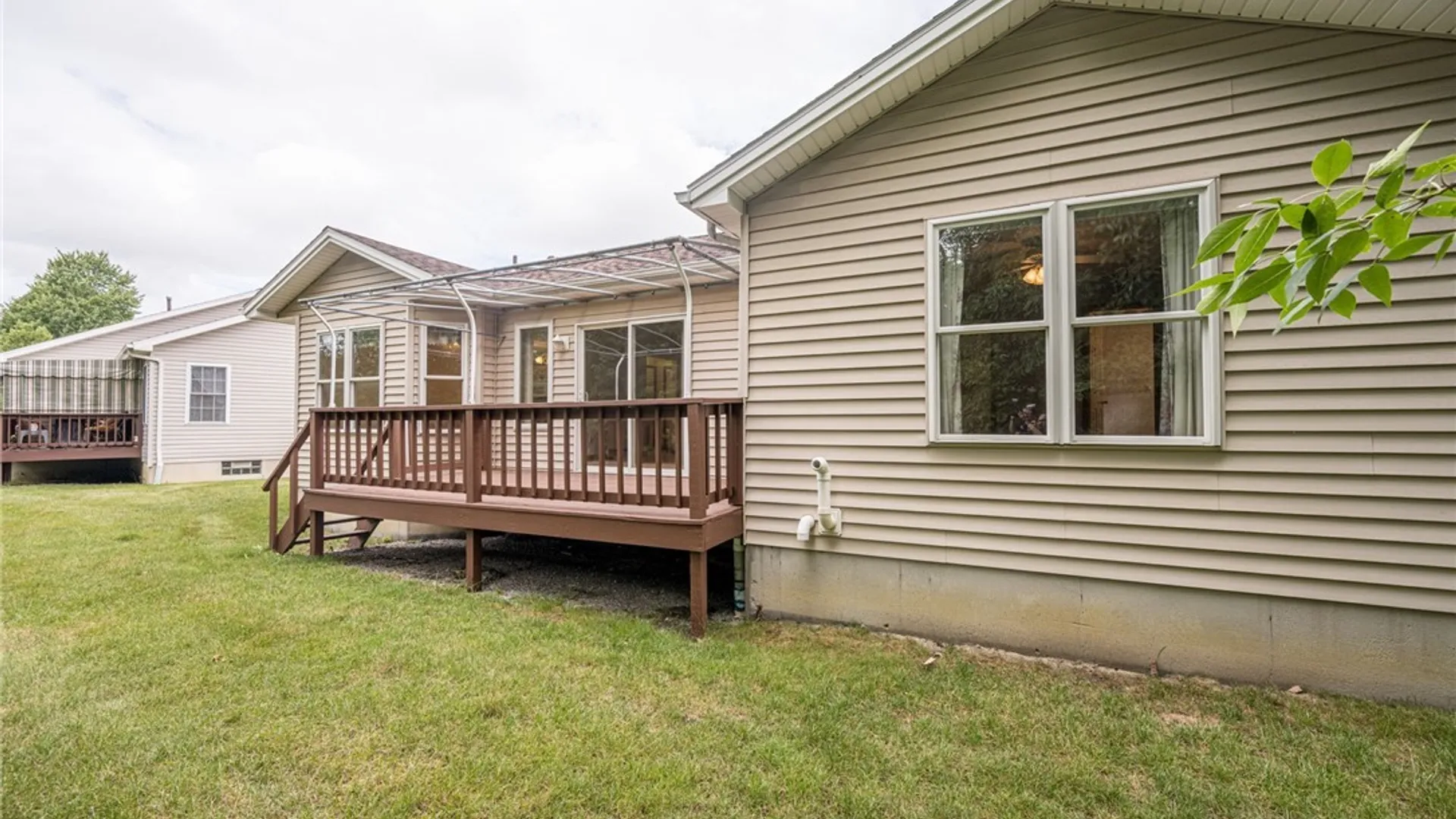 Property at 5 Alexander Parkway, Pendleton, NY 14120 43