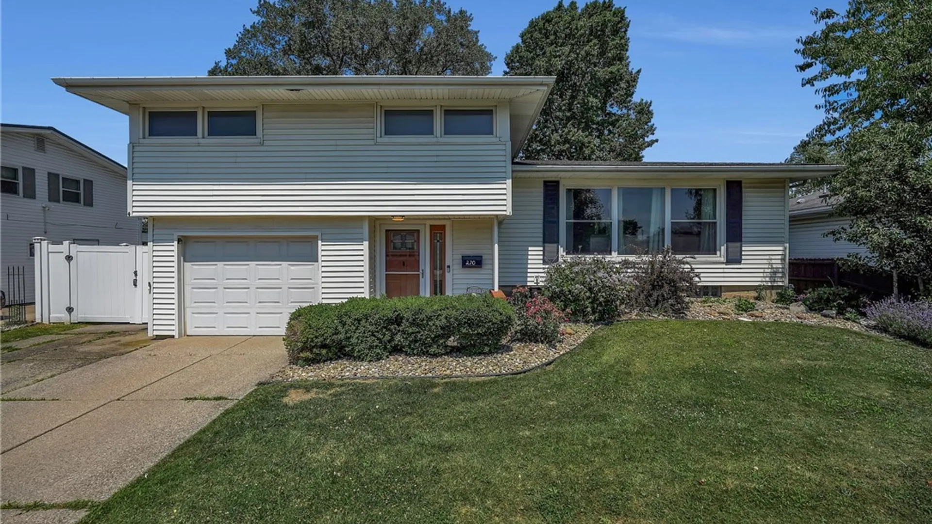 Property at 270 Greenhaven Terrace, Tonawanda, NY 14150 3