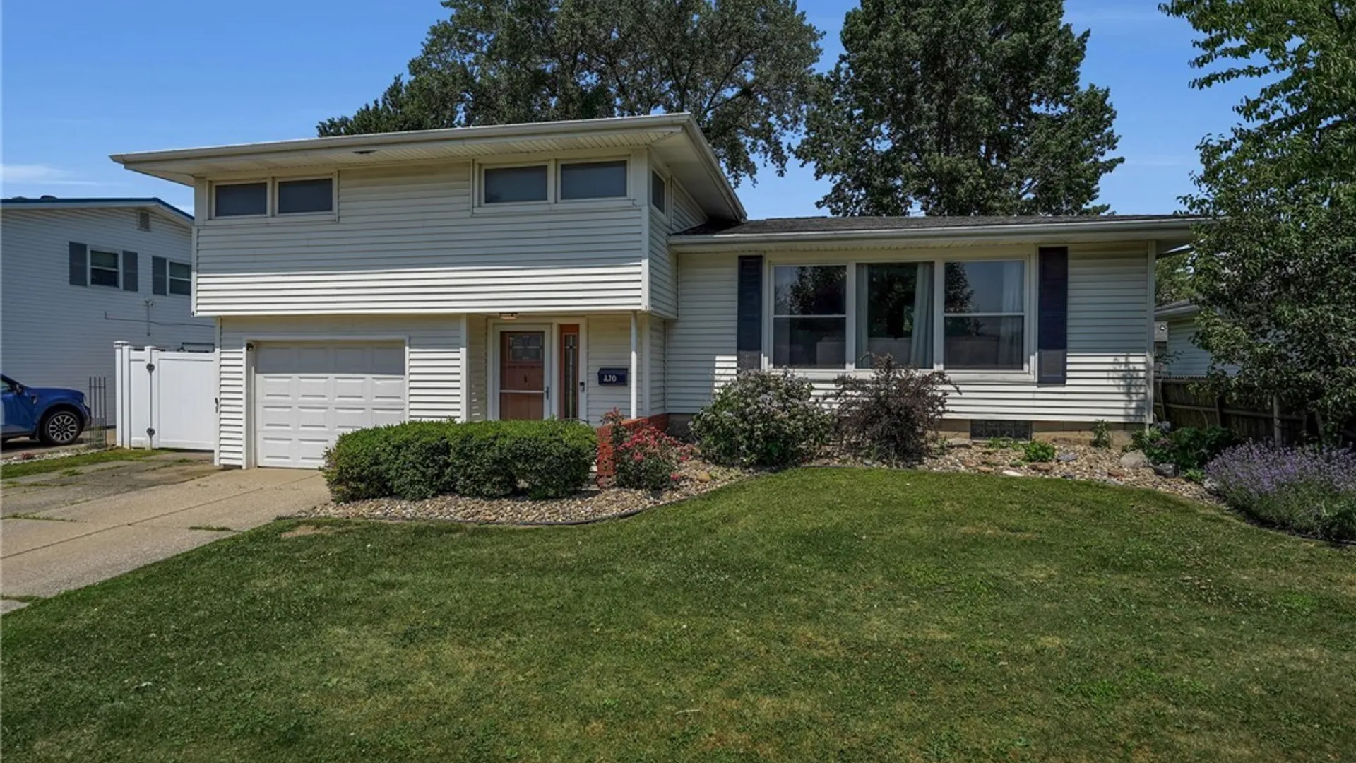 Property at 270 Greenhaven Terrace, Tonawanda, NY 14150 4