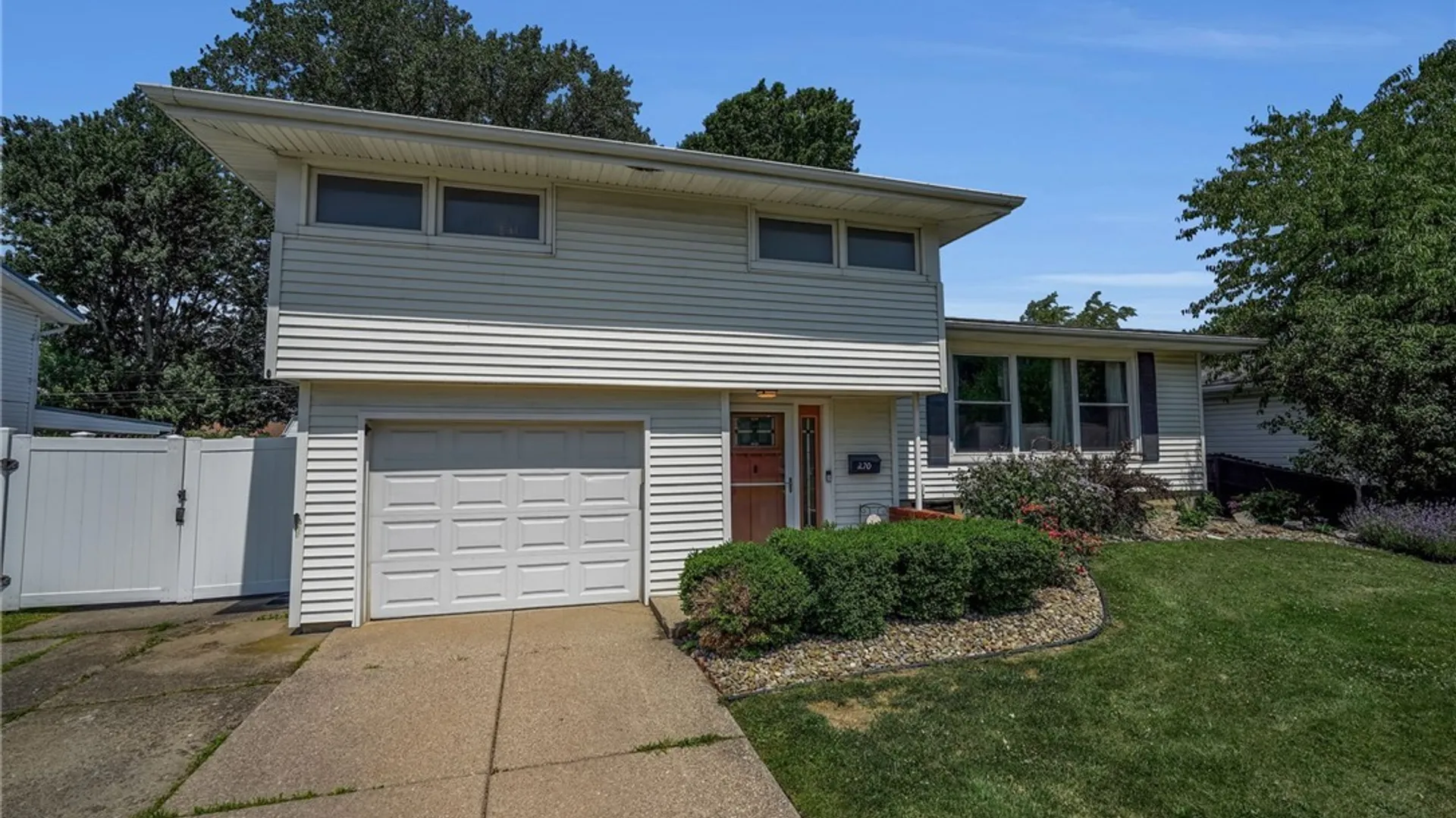 Property at 270 Greenhaven Terrace, Tonawanda, NY 14150 5