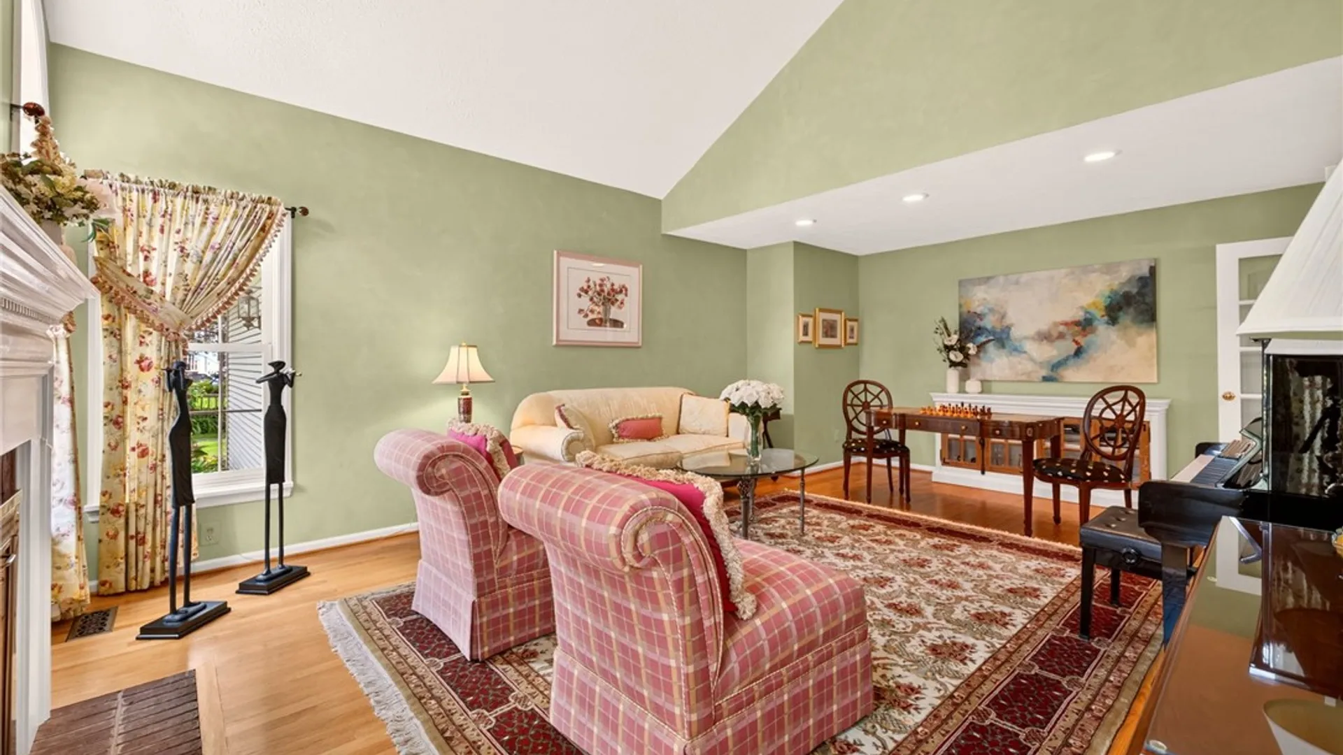 Property at 3 Farm Field Lane, Pittsford, NY 14534 18