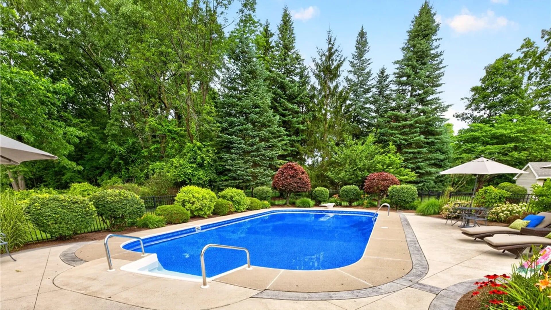 Property at 3 Farm Field Lane, Pittsford, NY 14534 42