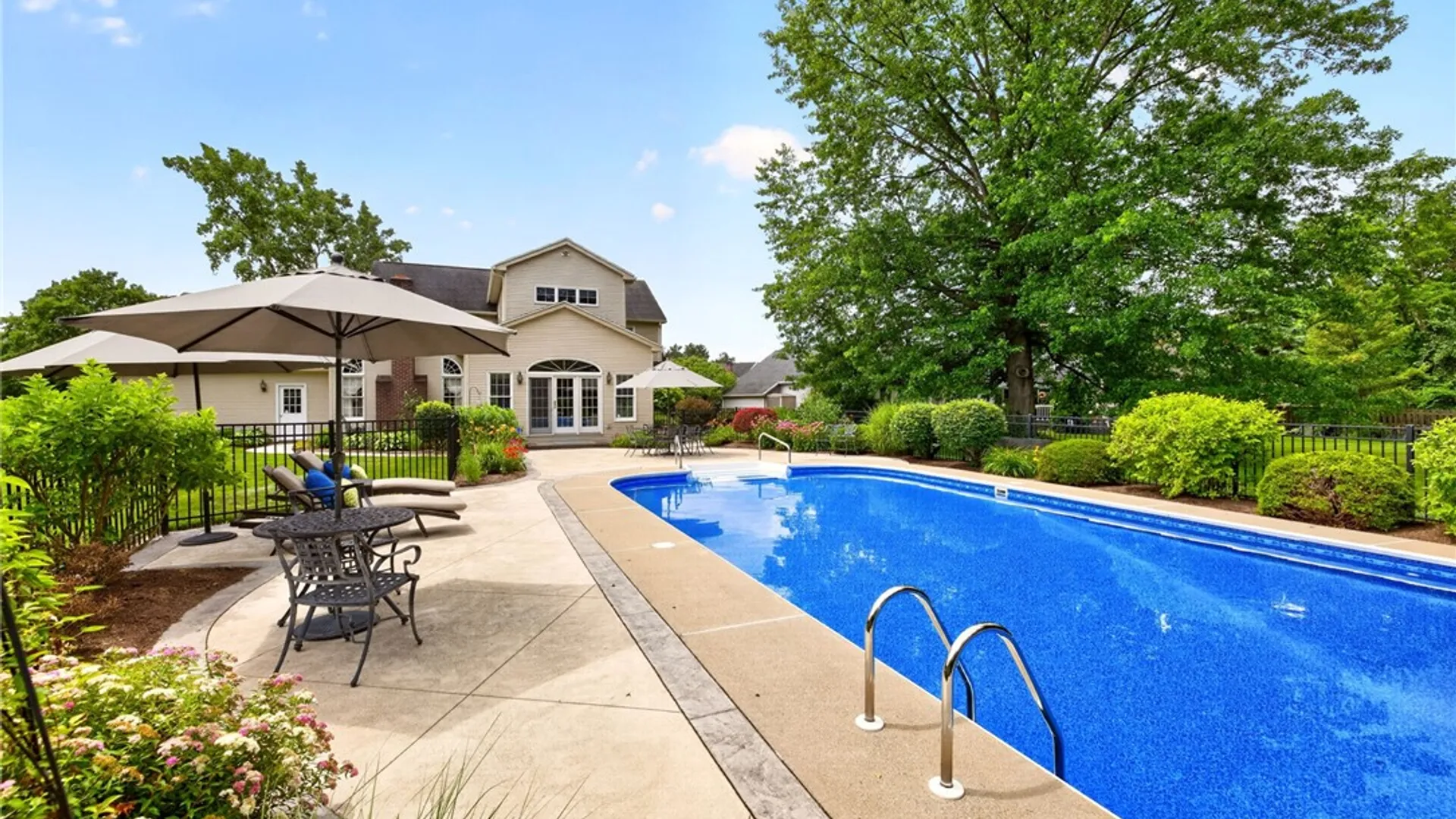 Property at 3 Farm Field Lane, Pittsford, NY 14534 44