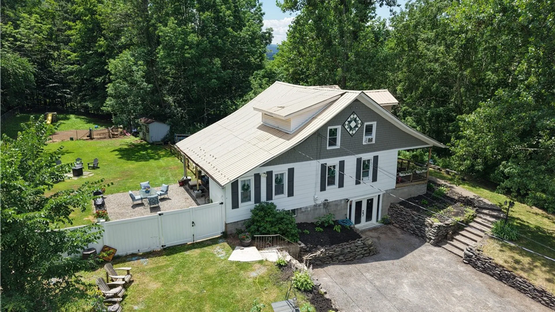 Property at 46 Batavia Heights Circle Road, Middletown, NY 12455 3