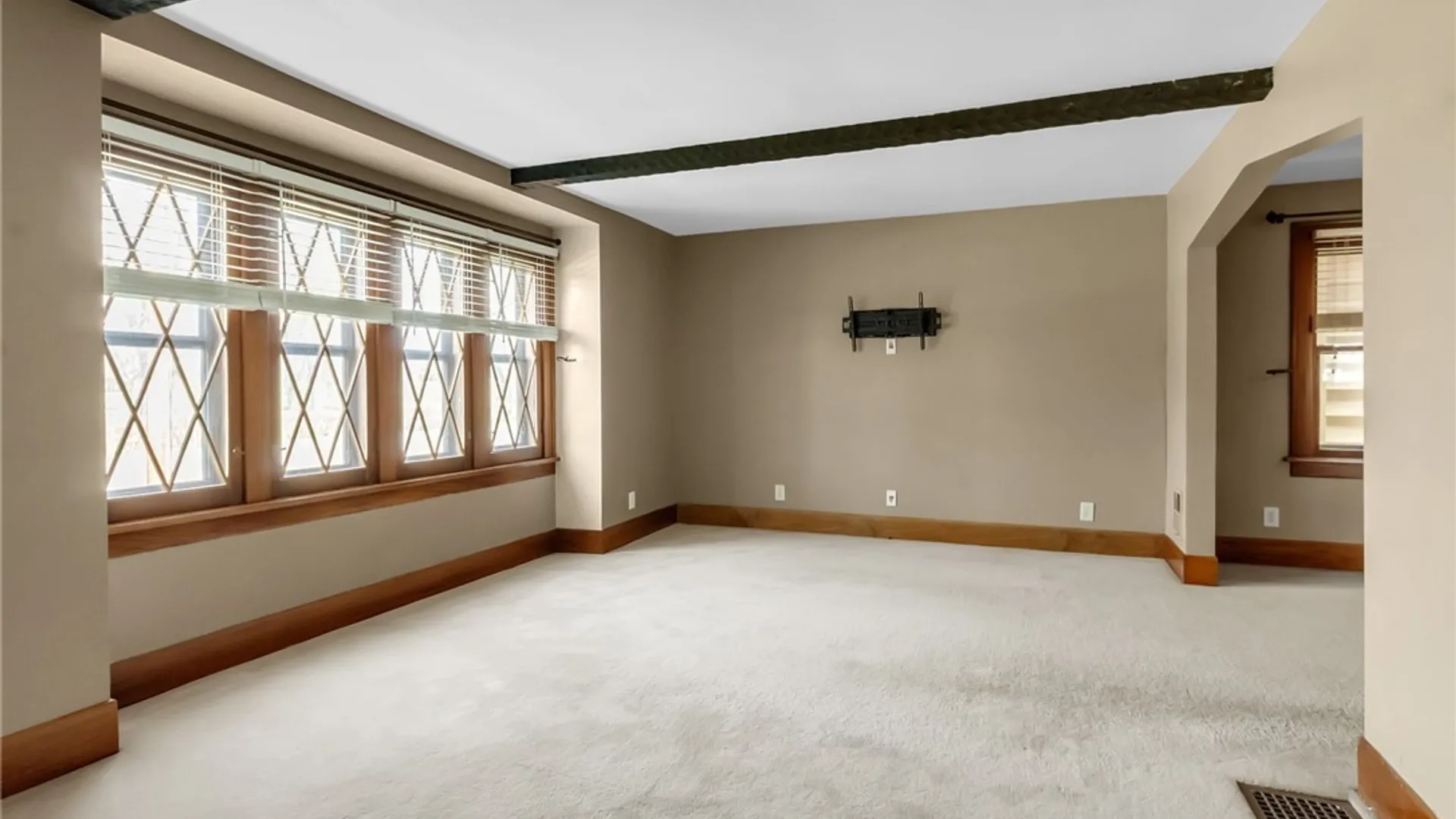 Property at 2549 Genesee Street, Cheektowaga, NY 14225 12