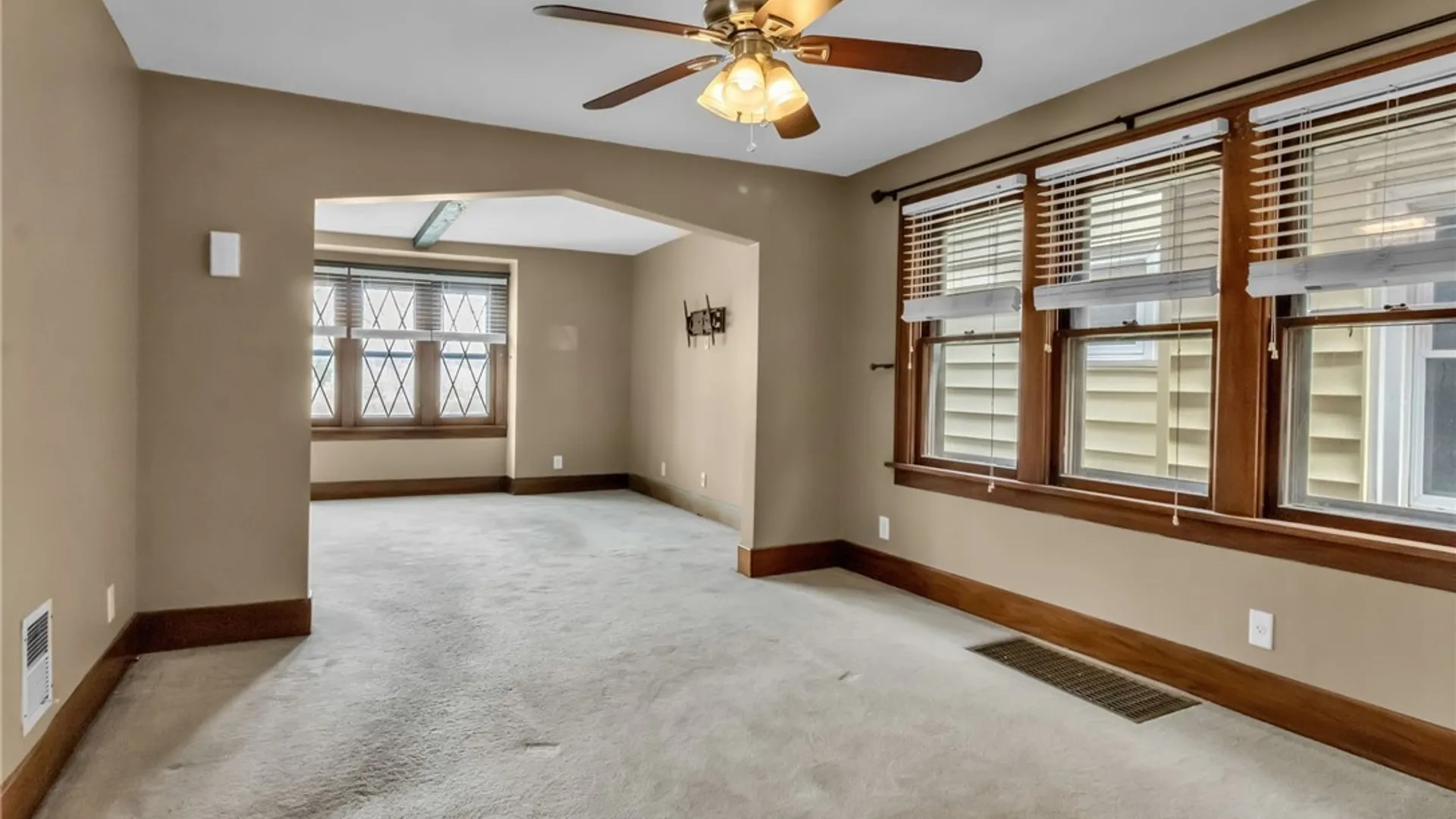 Property at 2549 Genesee Street, Cheektowaga, NY 14225 13