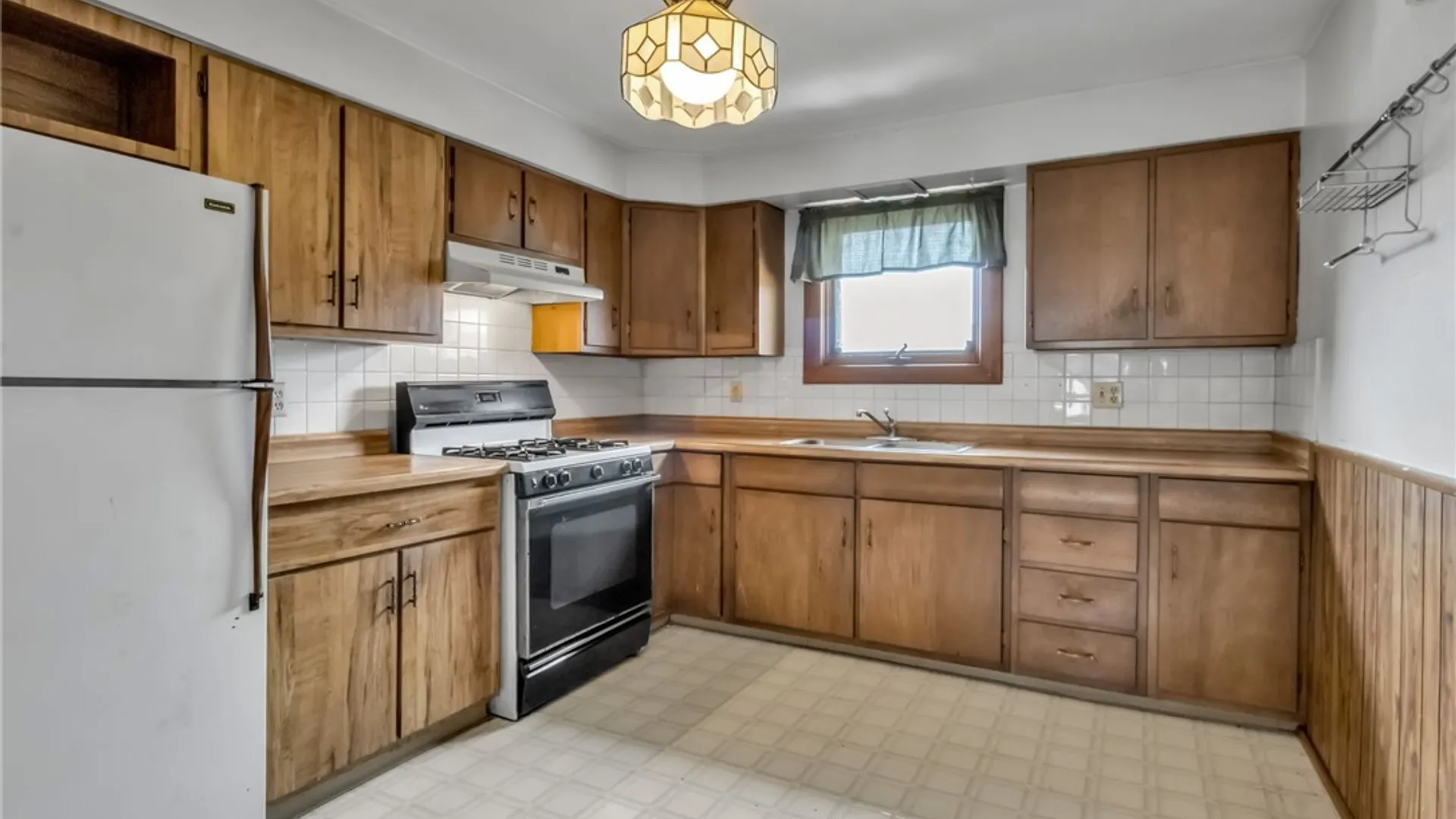 Property at 2549 Genesee Street, Cheektowaga, NY 14225 34