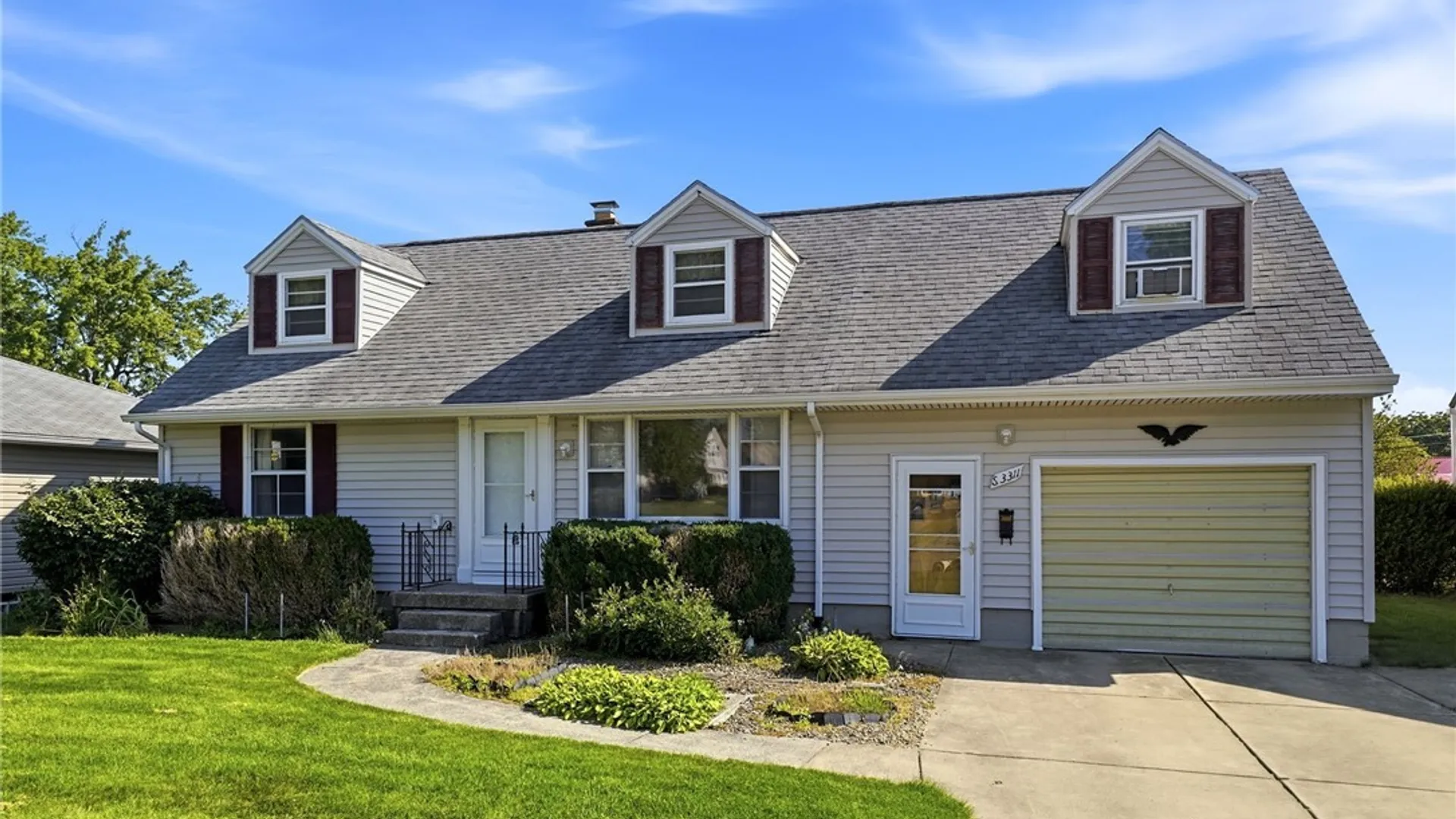 Property at 3311 Cox Drive, Hamburg, NY 14219 2