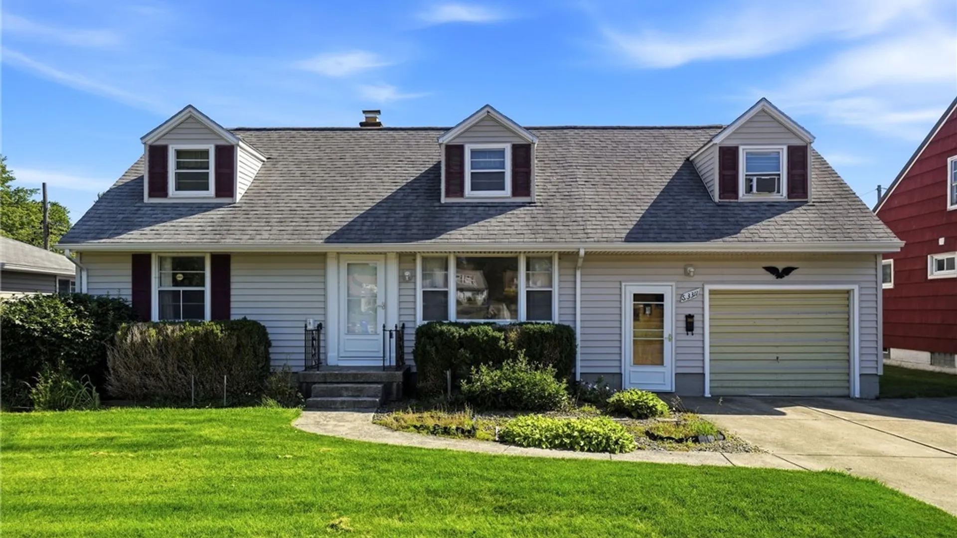 Property at 3311 Cox Drive, Hamburg, NY 14219 3