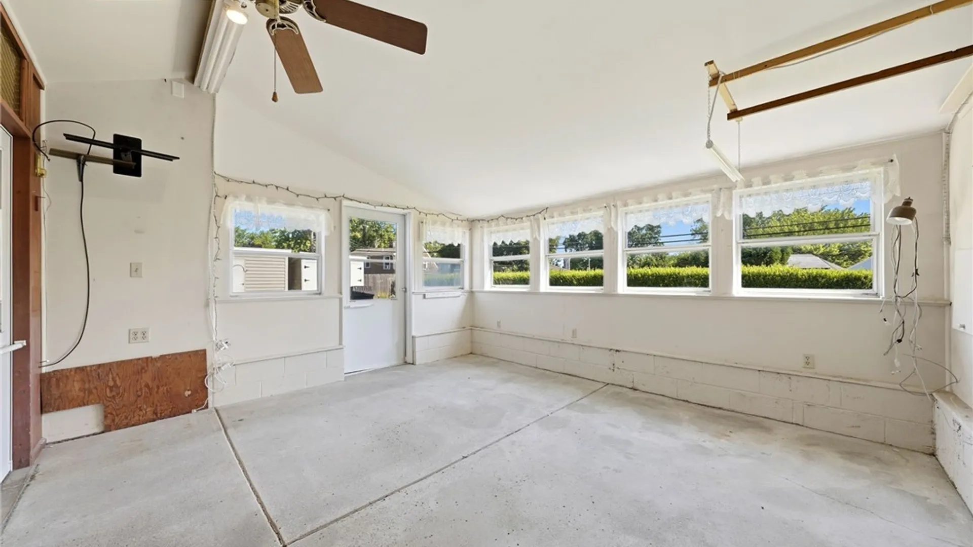 Property at 3311 Cox Drive, Hamburg, NY 14219 30