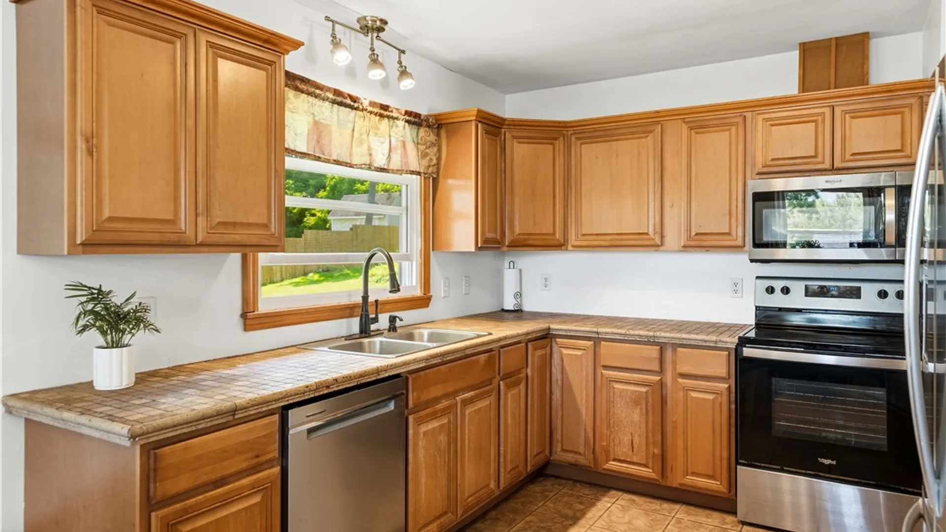 Property at 816 Forest Avenue, Fulton, NY 13069 22