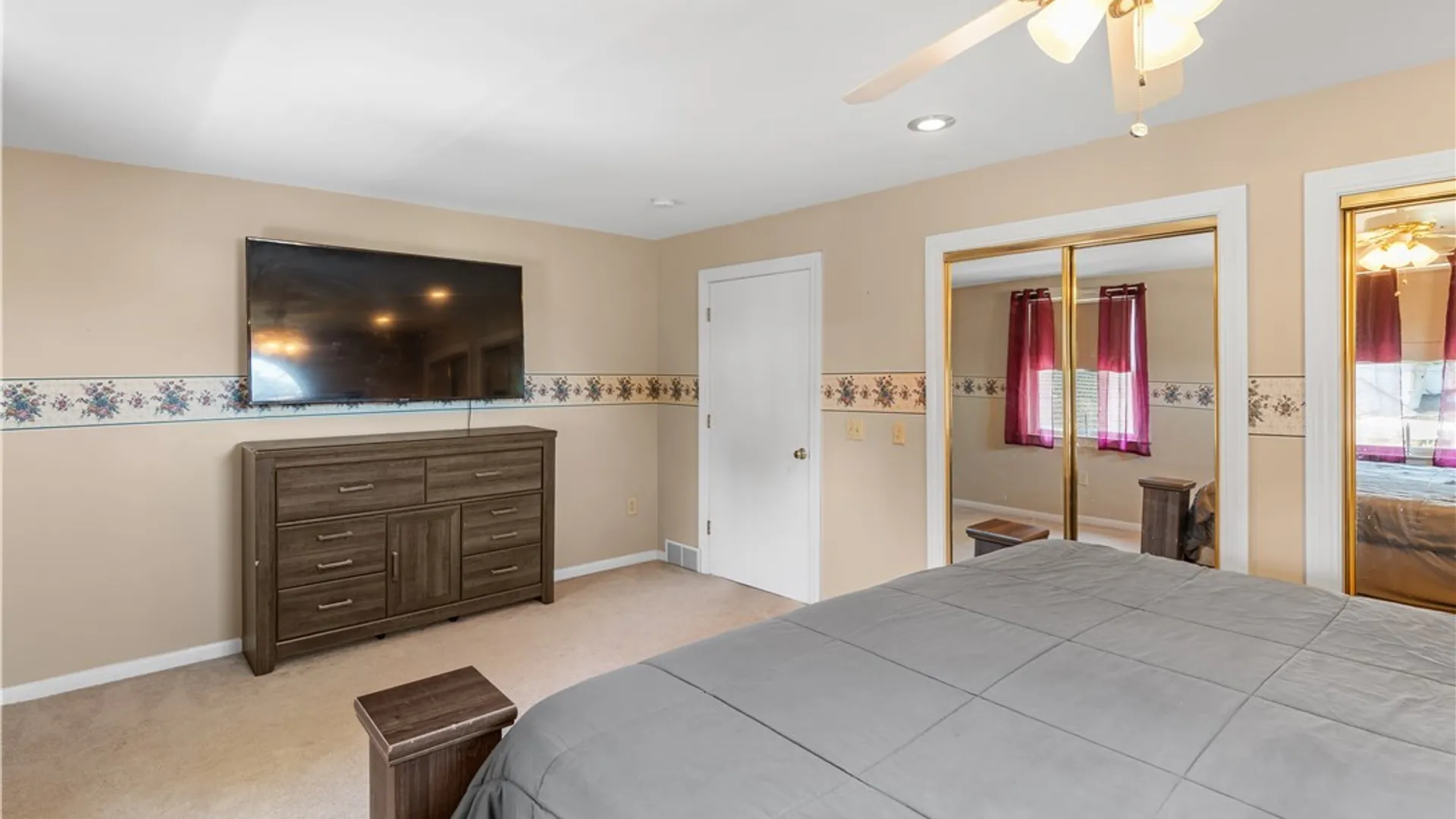 Property at 117 Emerald Drive, West Seneca, NY 14224 14