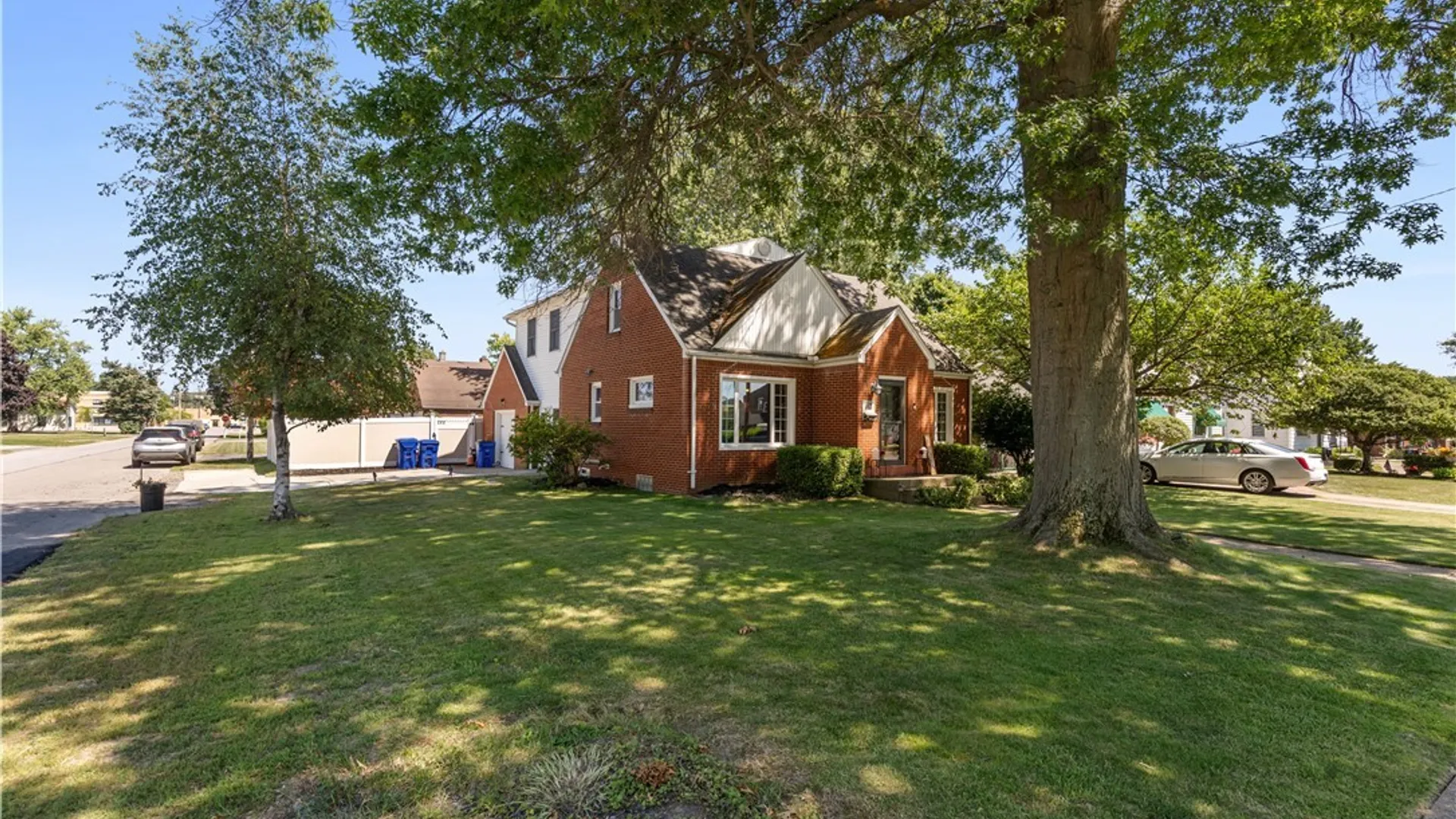 Property at 117 Emerald Drive, West Seneca, NY 14224 3