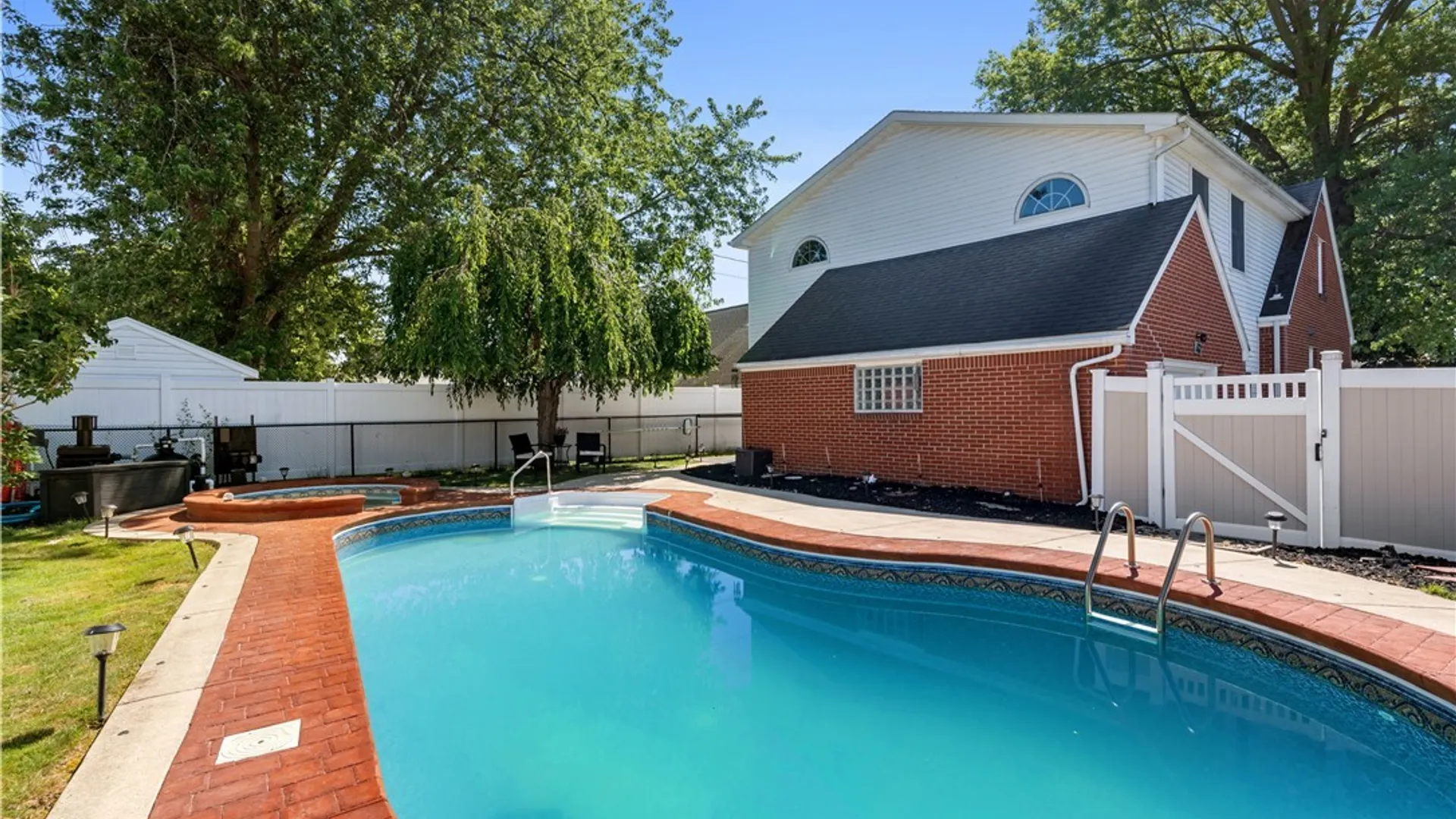 Property at 117 Emerald Drive, West Seneca, NY 14224 34