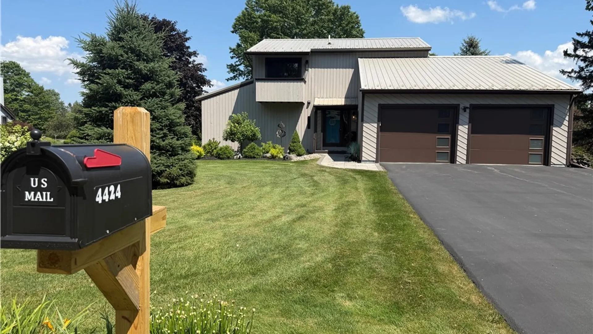 Property at 4424 Belleflower Circle, Onondaga, NY 13215 2