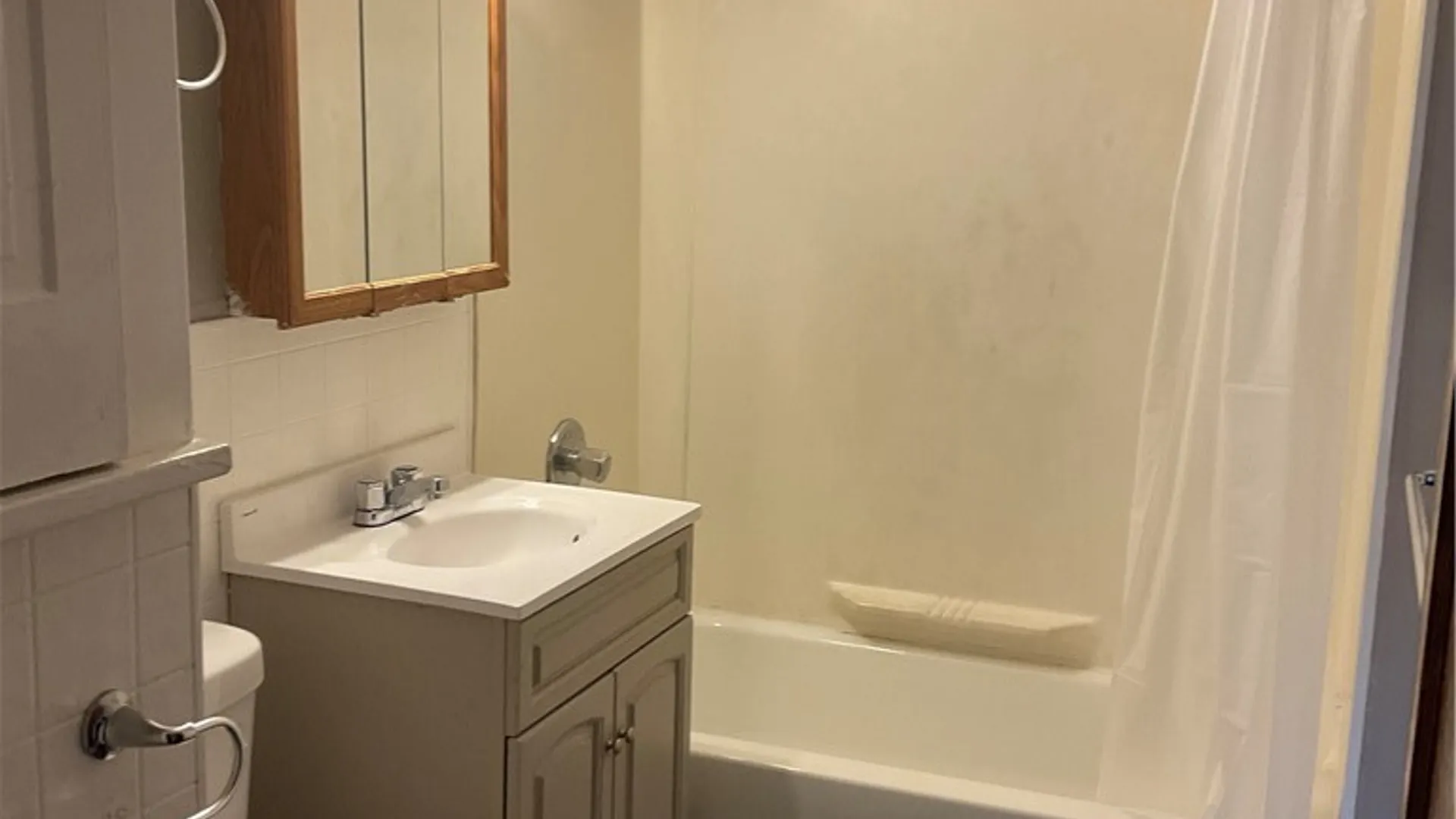 Property at 202 Chadduck Avenue, Buffalo, NY 14207 10