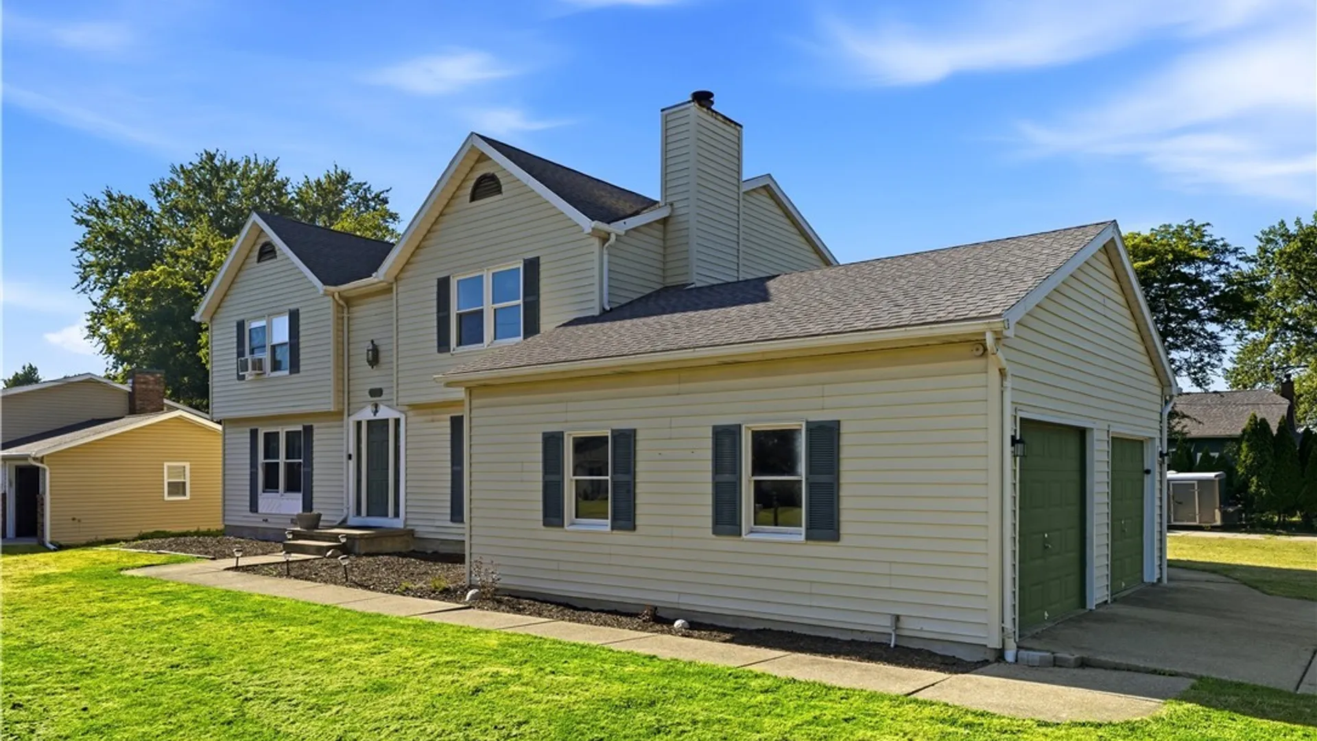 Property at 2487 Sylvan Place, Wheatfield, NY 14304 3