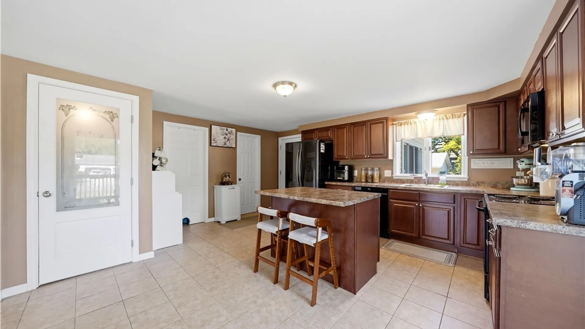 Property at 2487 Sylvan Place, Wheatfield, NY 14304 9