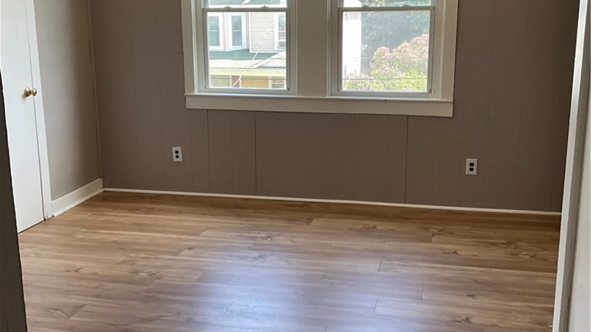 Property at 42 Princeton Place, Buffalo, NY 14210 3