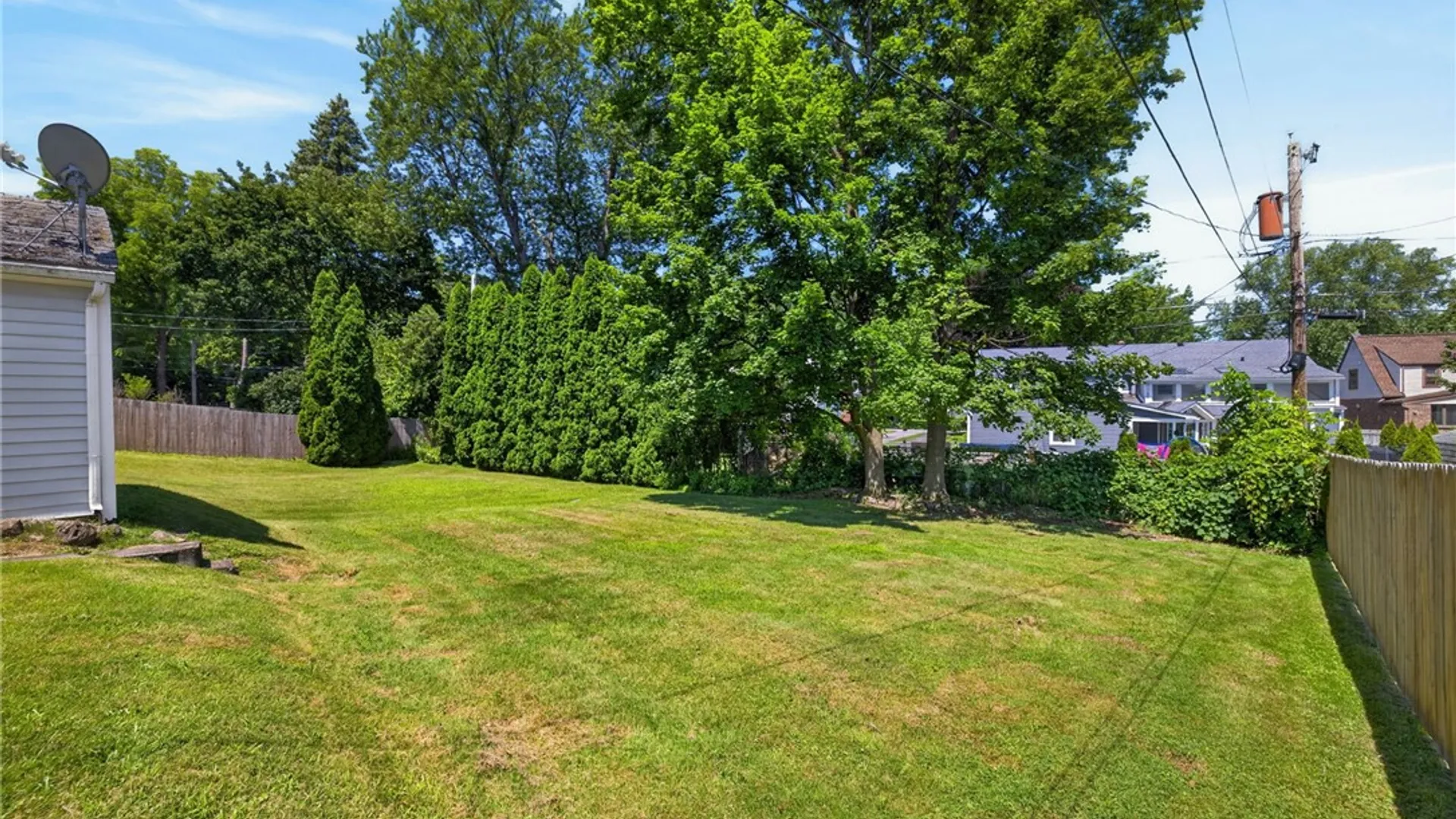 Property at 66 Gilbert Dr, Irondequoit, NY 14609 25