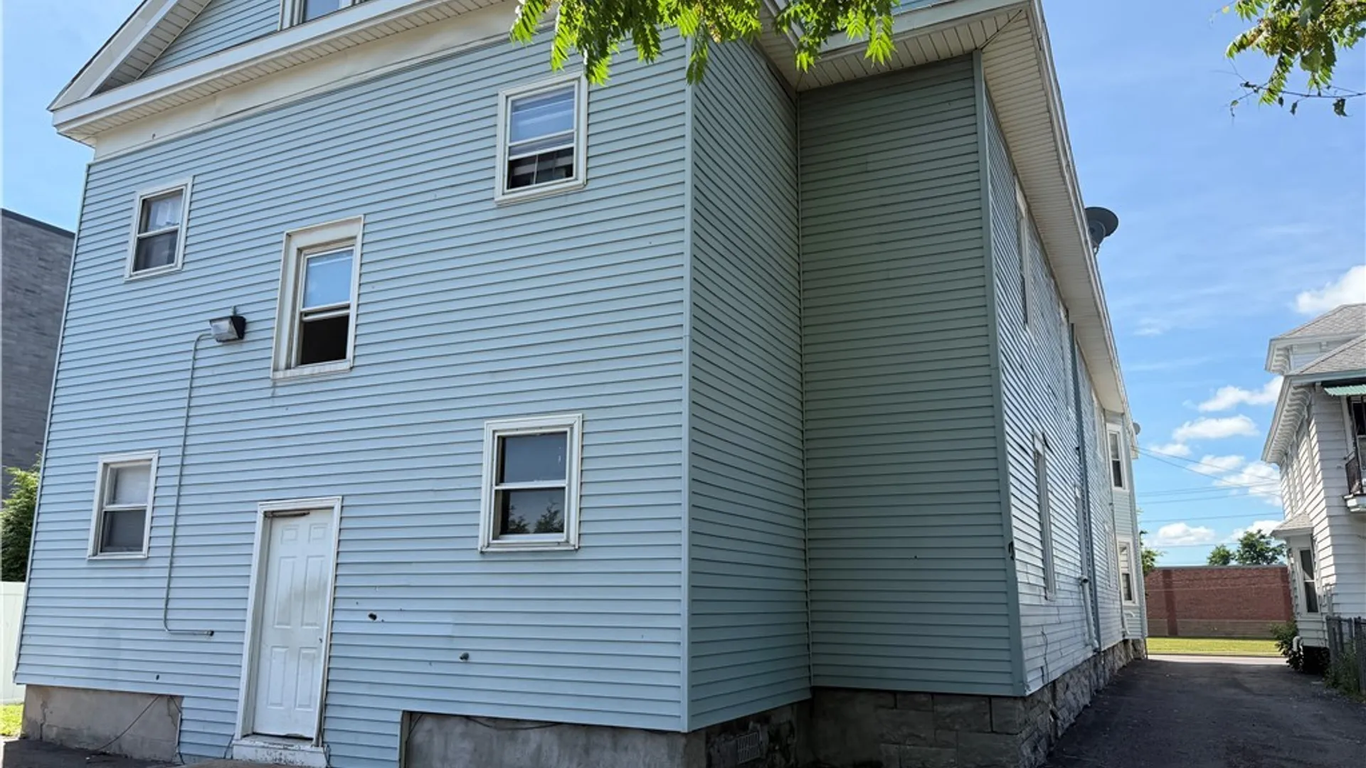 Property at 1056 W Genesee Street, Syracuse, NY 13204 5