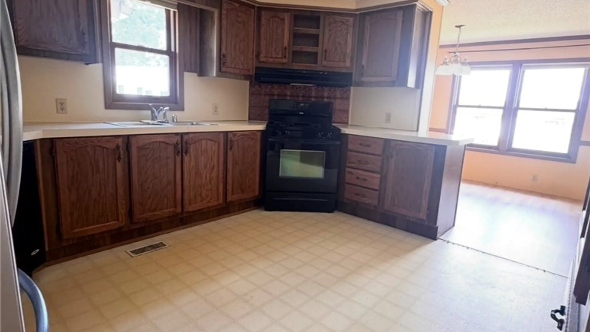 Property at 5 White Water Court, Hamburg, NY 14075 5