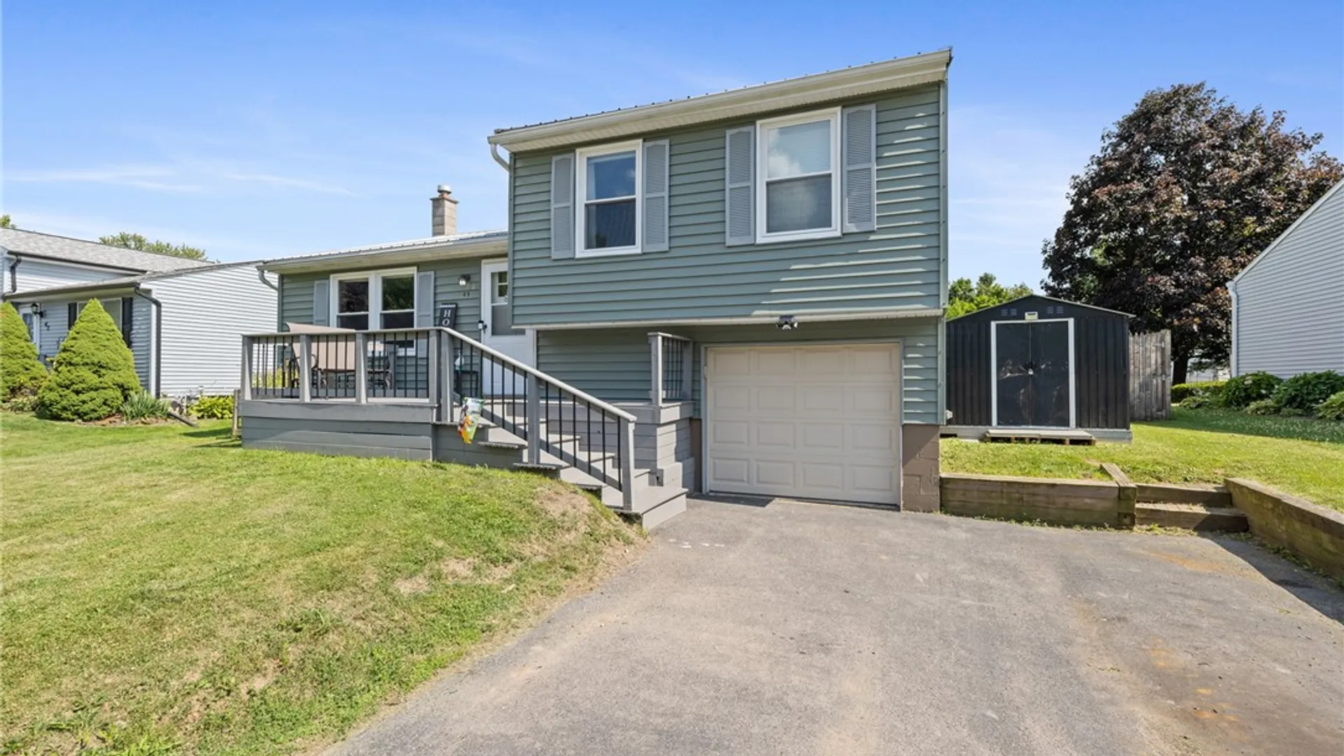 Property at 49 Coachlight Circle, Farmington, NY 14425 2