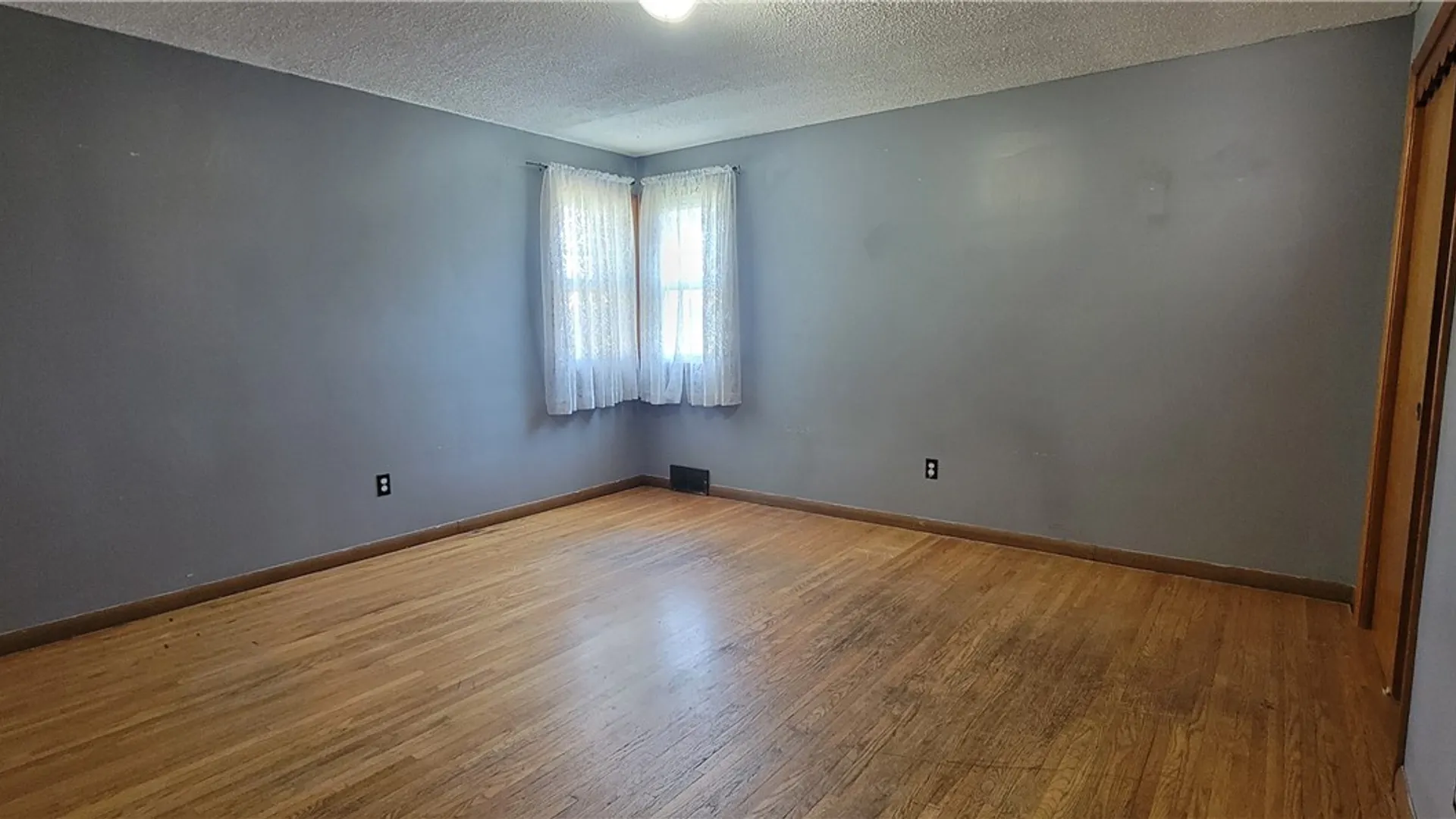 Property at 1251 94th Street, Niagara Falls, NY 14304 13