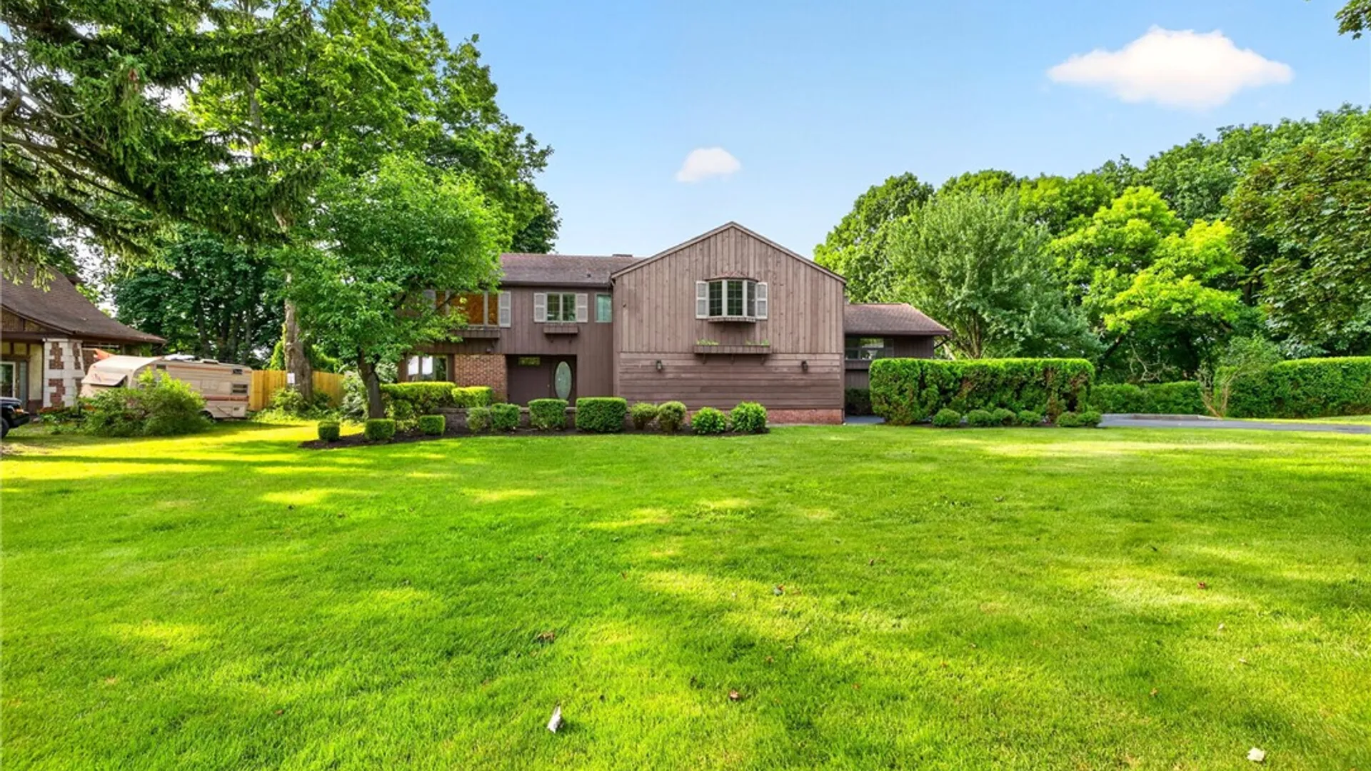 Property at 135 Orchard Park Boulevard, Irondequoit, NY 14609 2
