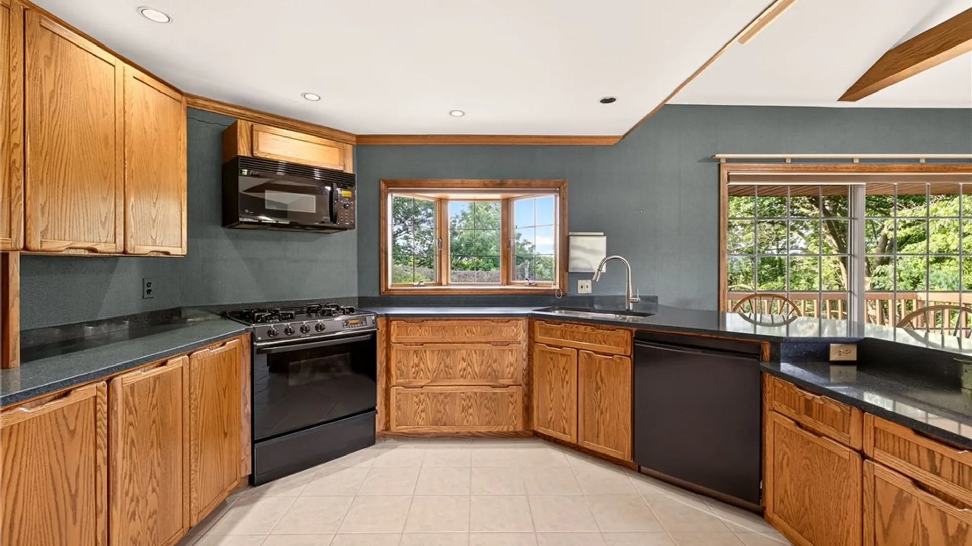 Property at 135 Orchard Park Boulevard, Irondequoit, NY 14609 24
