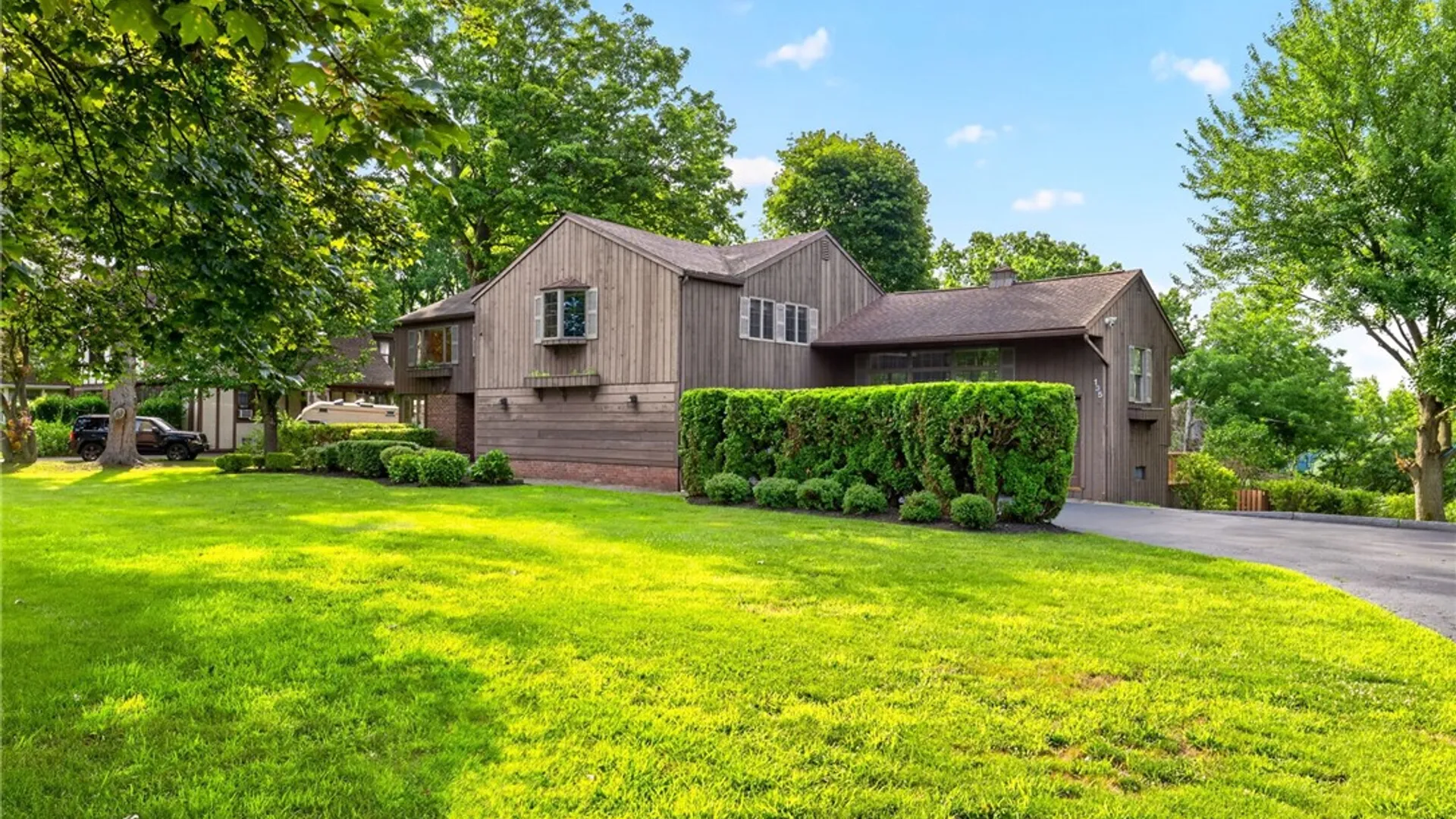Property at 135 Orchard Park Boulevard, Irondequoit, NY 14609 3