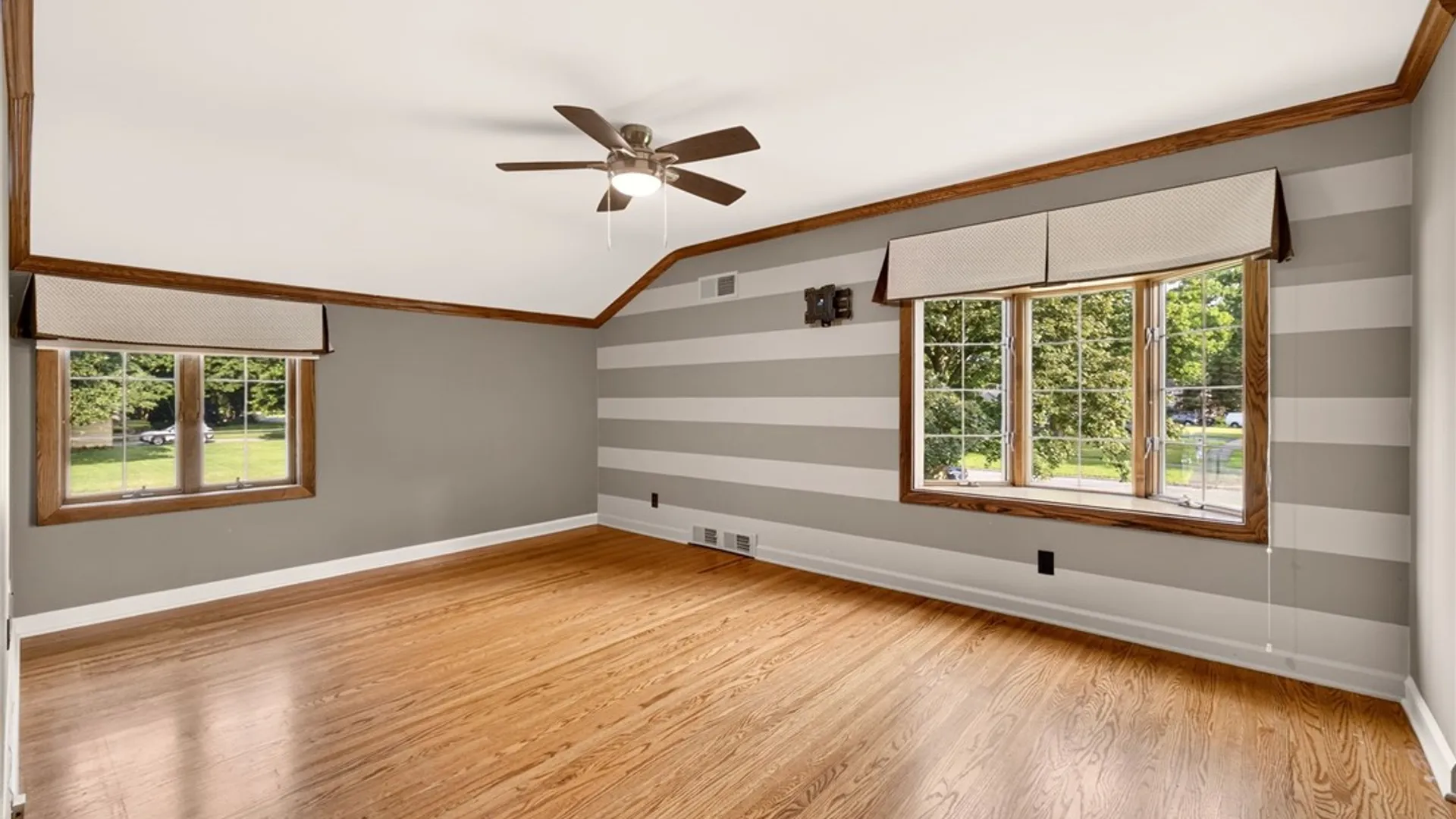 Property at 135 Orchard Park Boulevard, Irondequoit, NY 14609 31