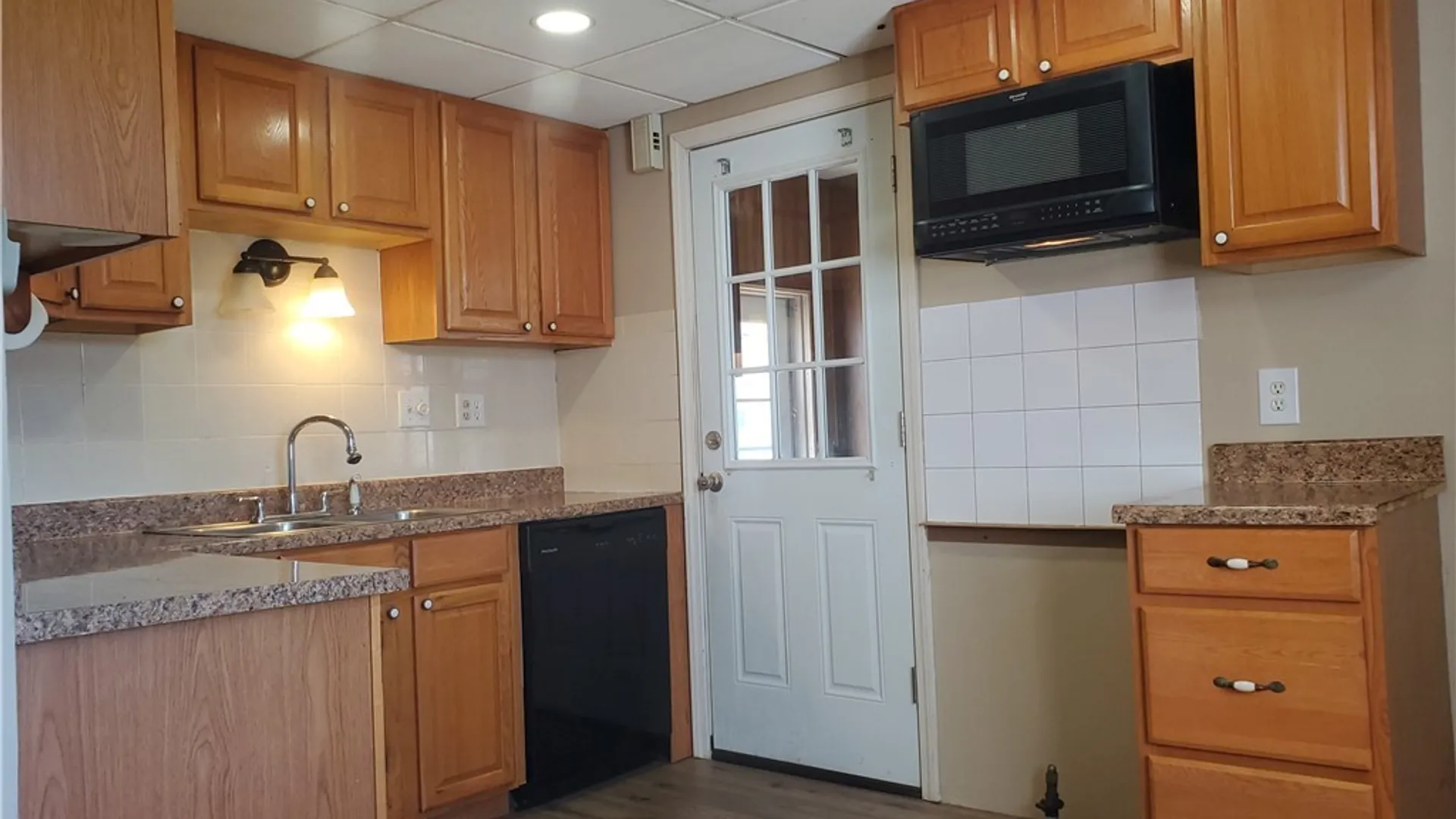 Property at 18 Sandstone Drive, Cheektowaga, NY 14225 3