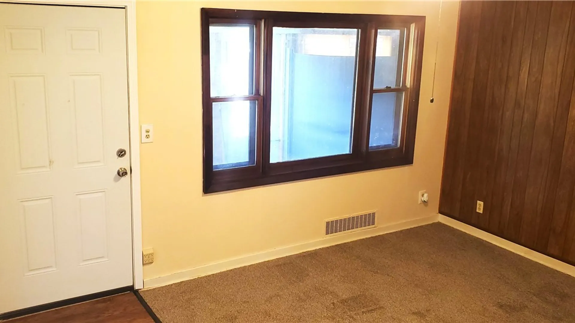 Property at 18 Sandstone Drive, Cheektowaga, NY 14225 8