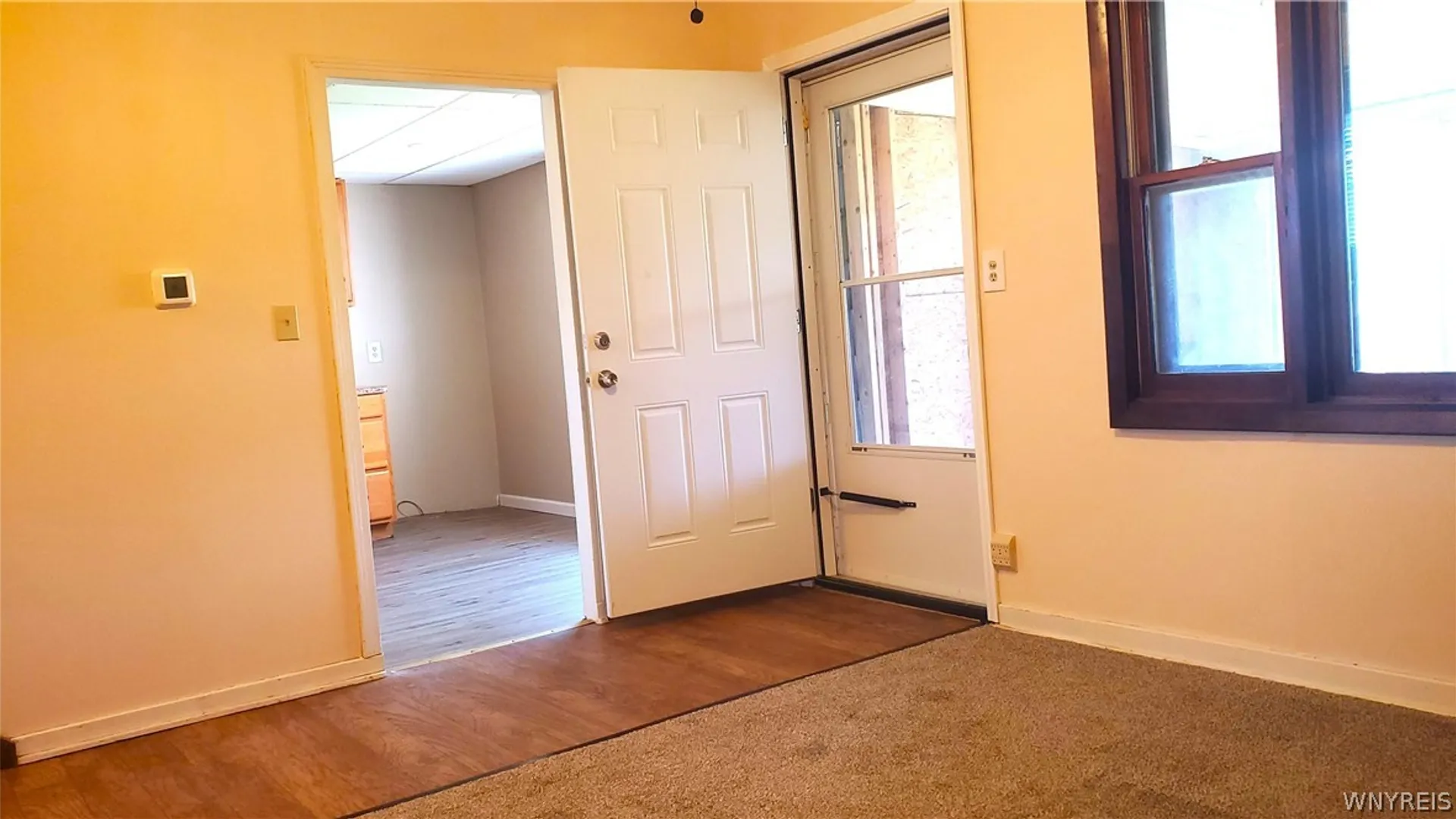 Property at 18 Sandstone Drive, Cheektowaga, NY 14225 9