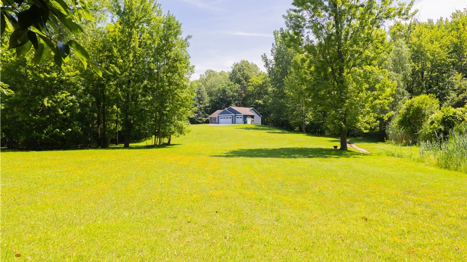 Property at 930 Friar Tuck Lane, Webster, NY 14580 3