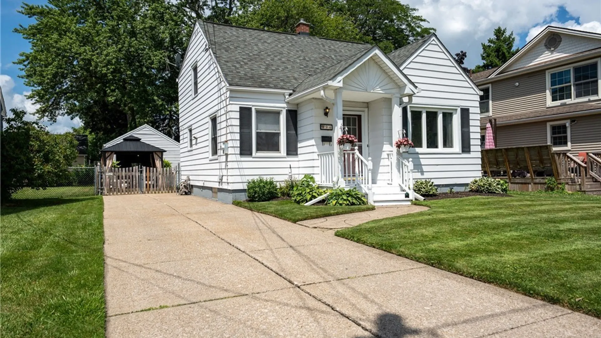 Property at 94 Amsterdam Street, Tonawanda, NY 14150 2