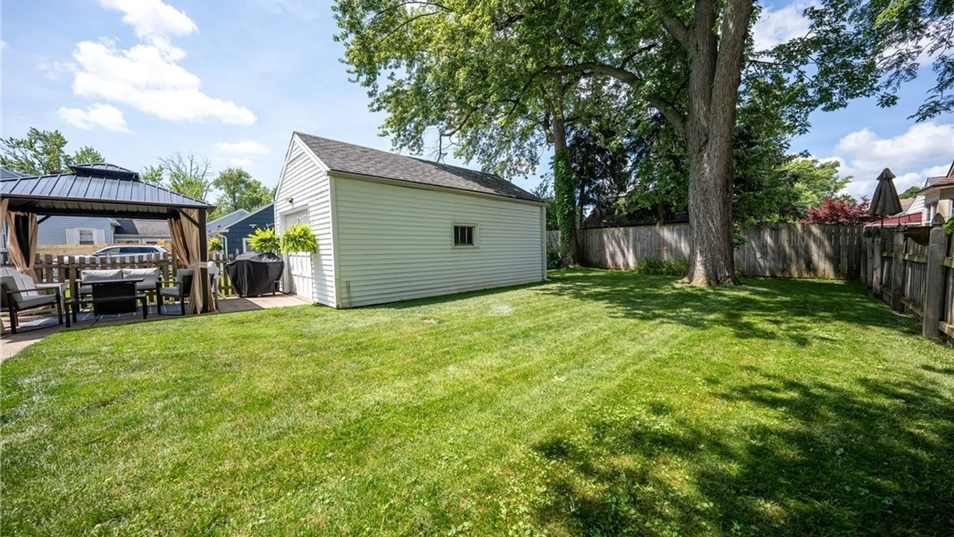 Property at 94 Amsterdam Street, Tonawanda, NY 14150 5