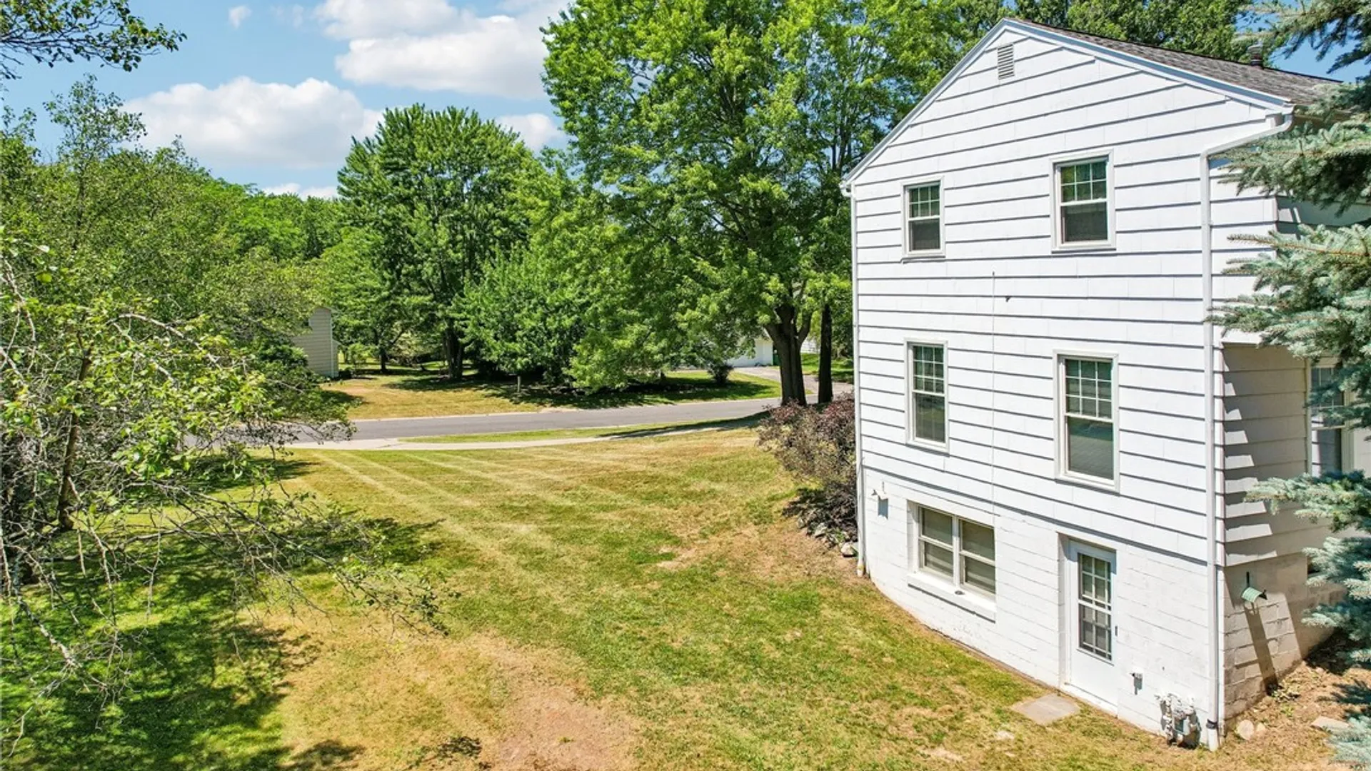 Property at 56 Shagbark Way, Perinton, NY 14450 26