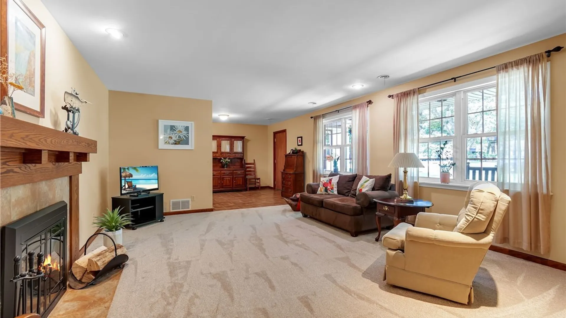 Property at 17 Highland Drive, Aurora, NY 14052 4