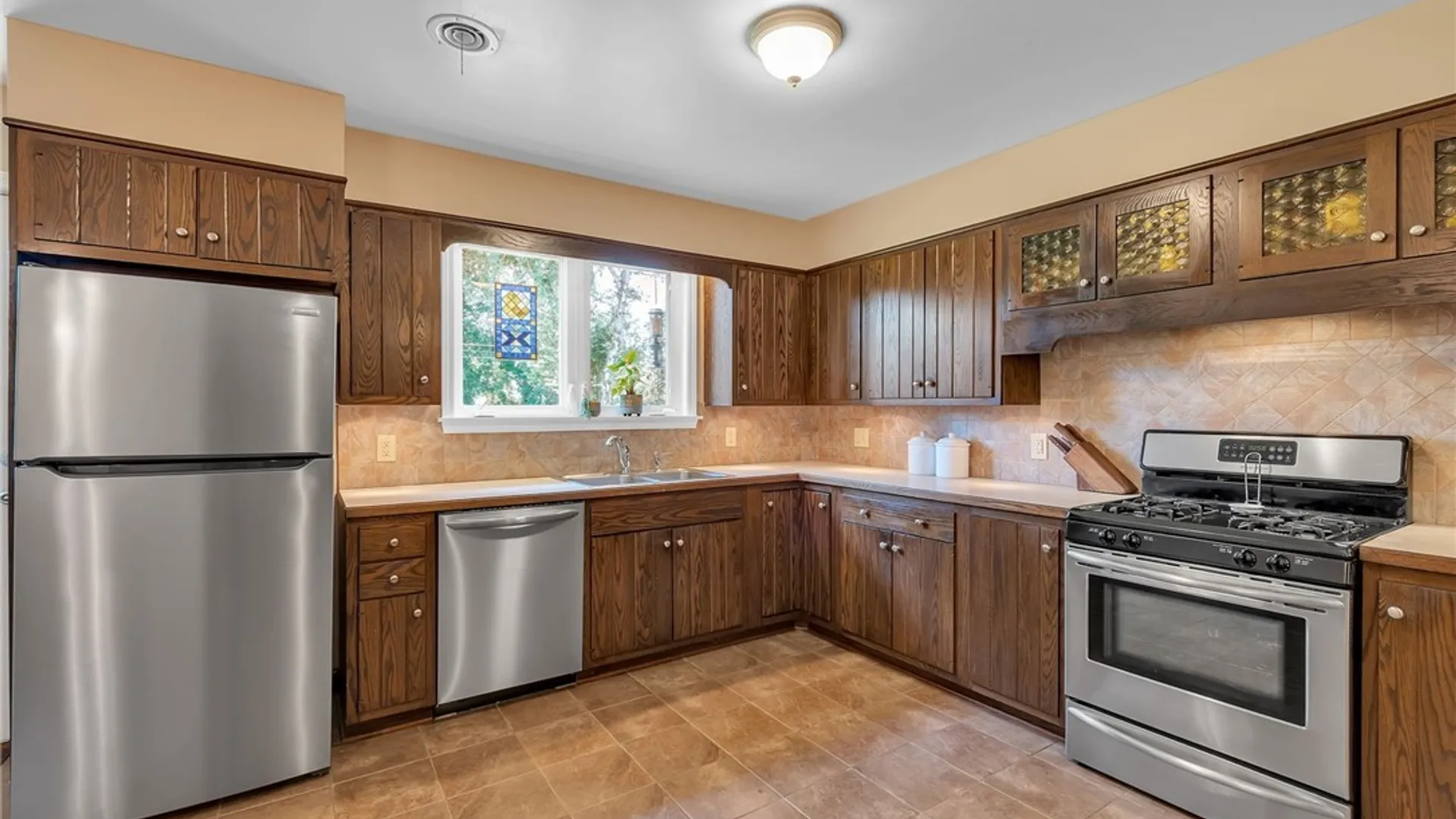 Property at 17 Highland Drive, Aurora, NY 14052 7