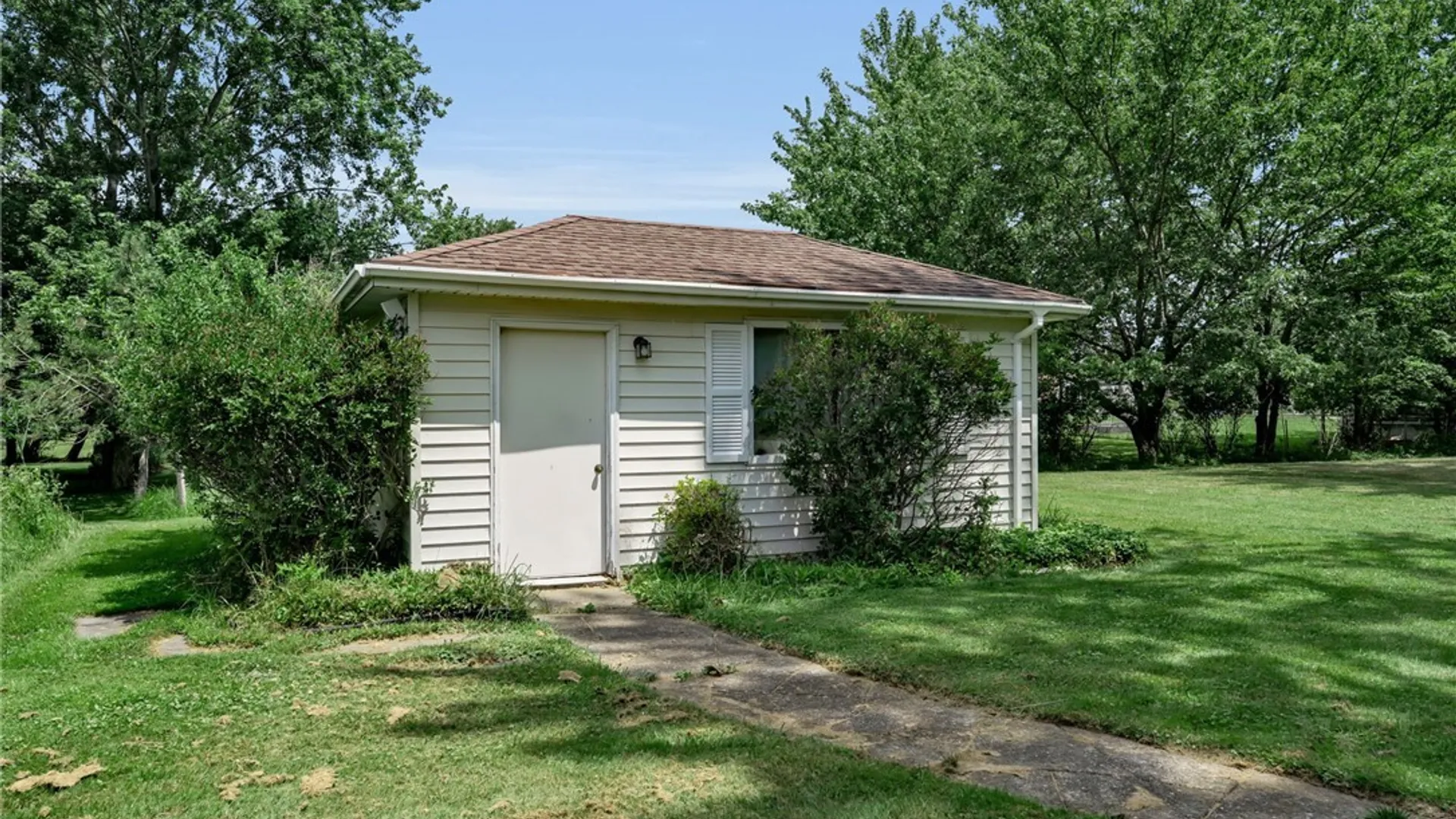 Property at 9230 Valley Stream Road, Clarence, NY 14031 46