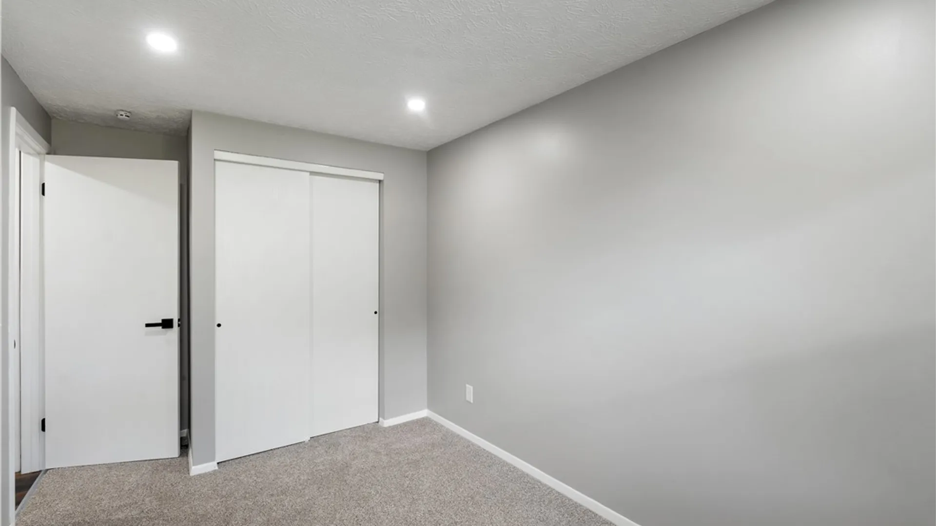 Property at 13 Trillium Lane, Henrietta, NY 14586 23
