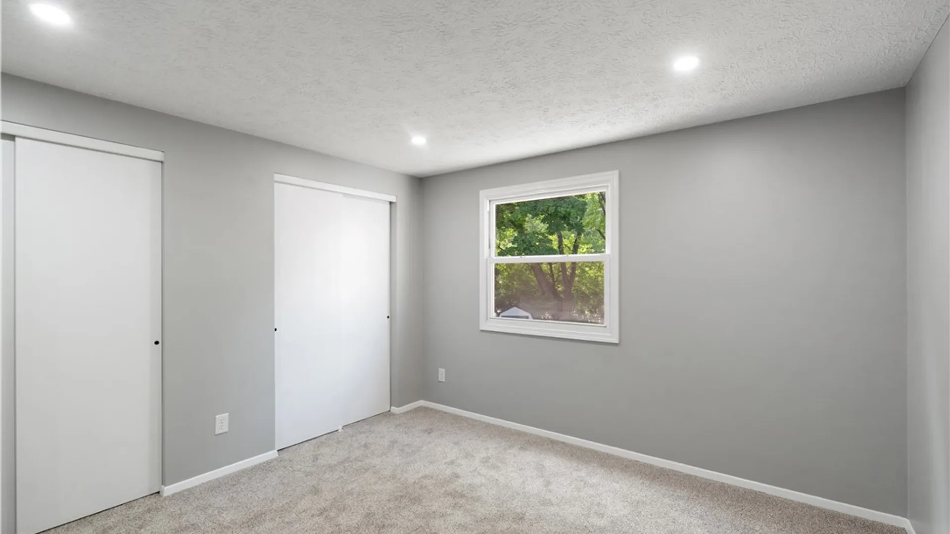 Property at 13 Trillium Lane, Henrietta, NY 14586 25