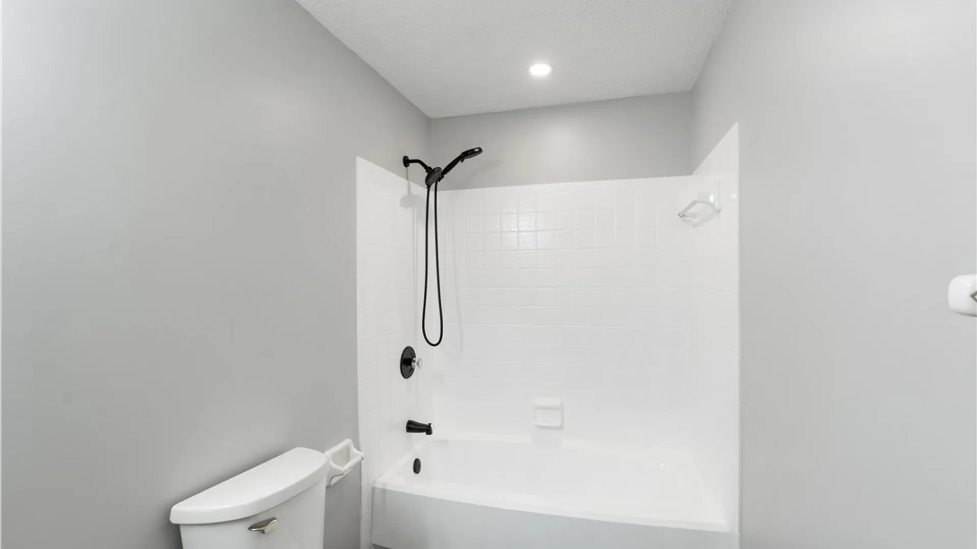 Property at 13 Trillium Lane, Henrietta, NY 14586 28