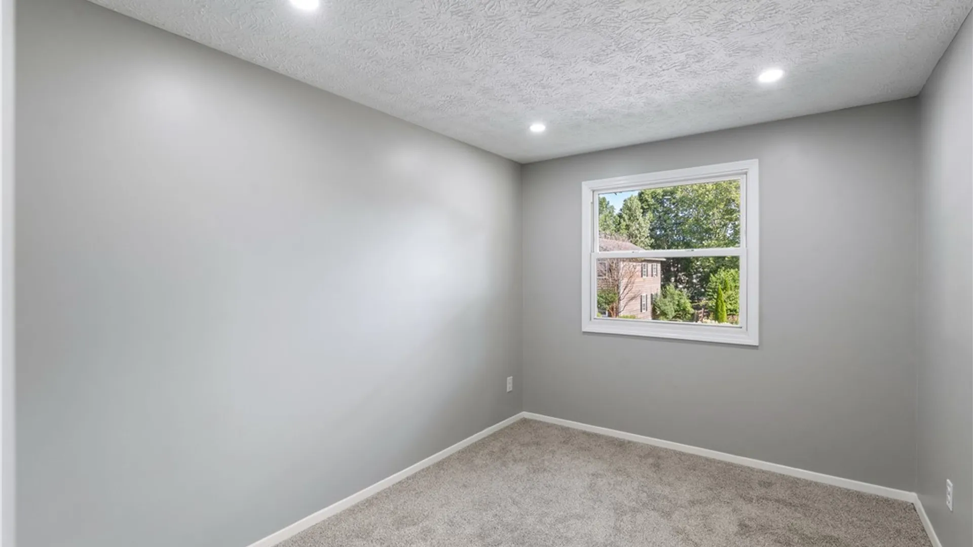 Property at 13 Trillium Lane, Henrietta, NY 14586 30