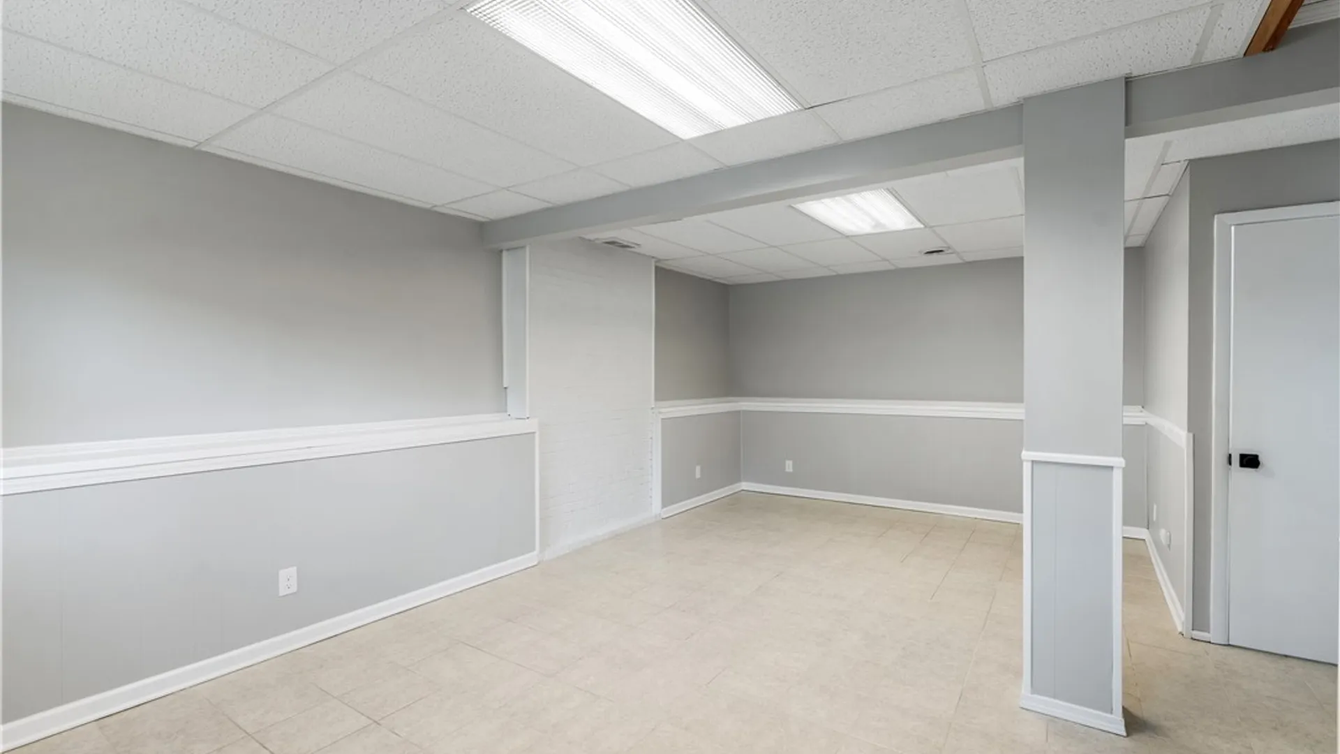 Property at 13 Trillium Lane, Henrietta, NY 14586 32