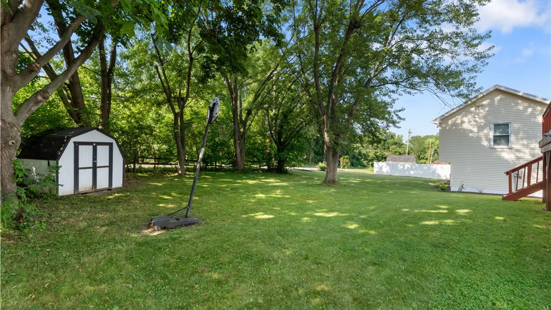 Property at 13 Trillium Lane, Henrietta, NY 14586 45