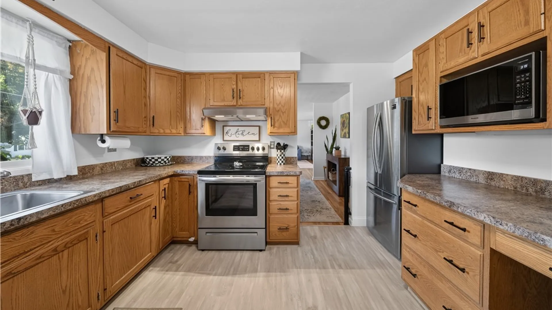 Property at 7422 Rosewood Cir, Cicero, NY 13212 12